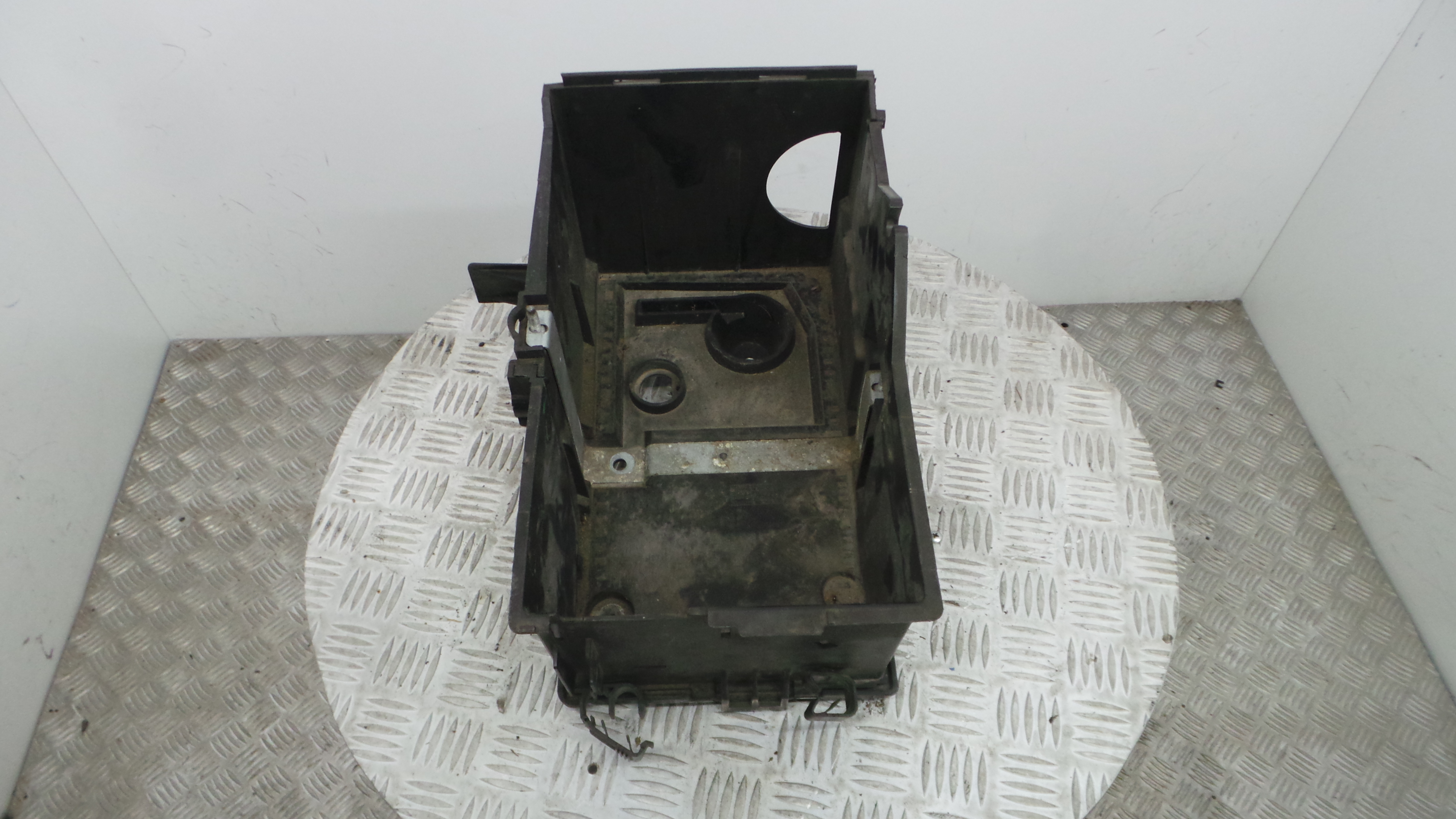 Base da Bateria 3M51-10723-BJ - VOLVO C30 (533)-33202252