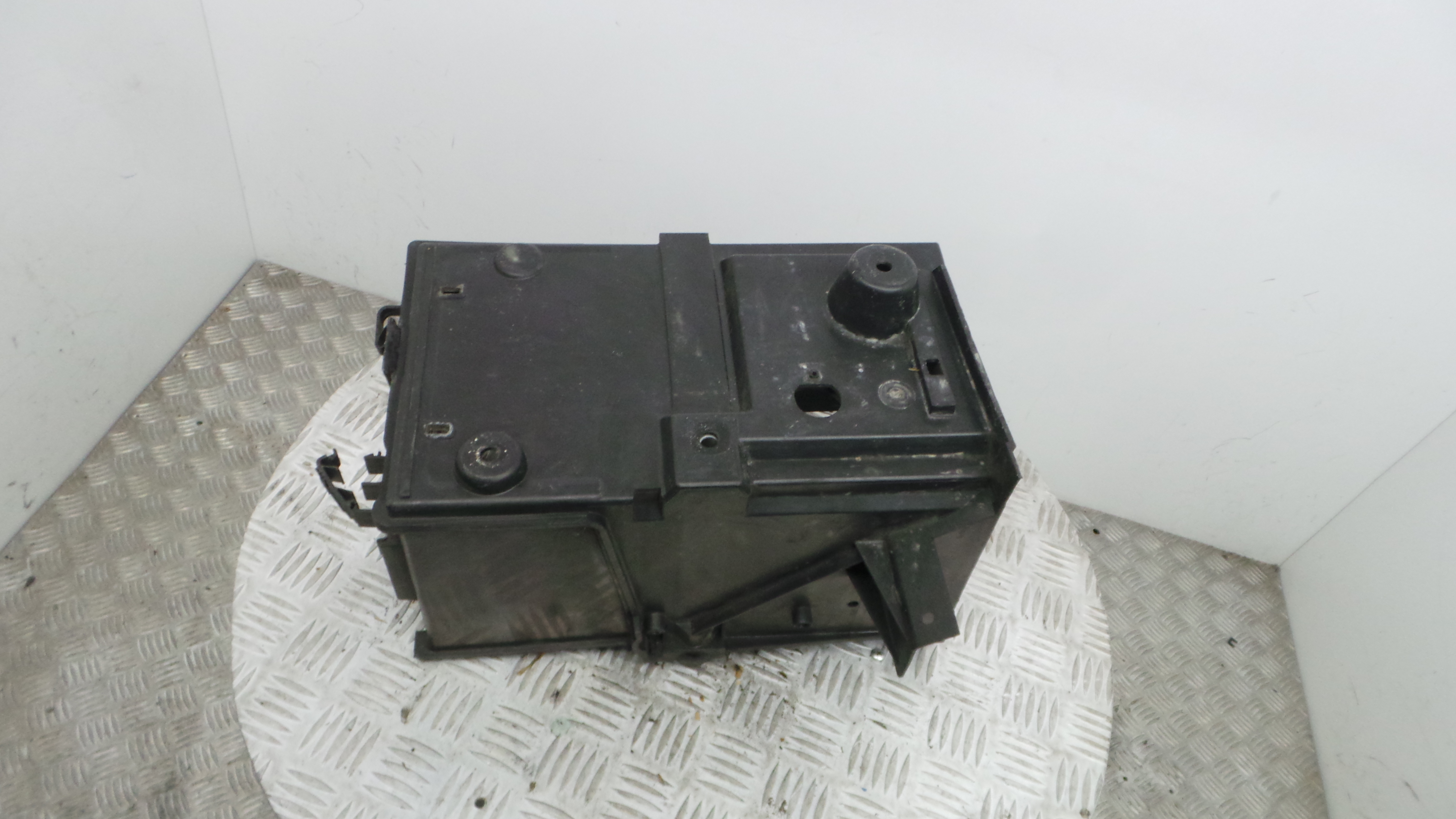 Base da Bateria 3M51-10723-BJ - VOLVO C30 (533)-33202252