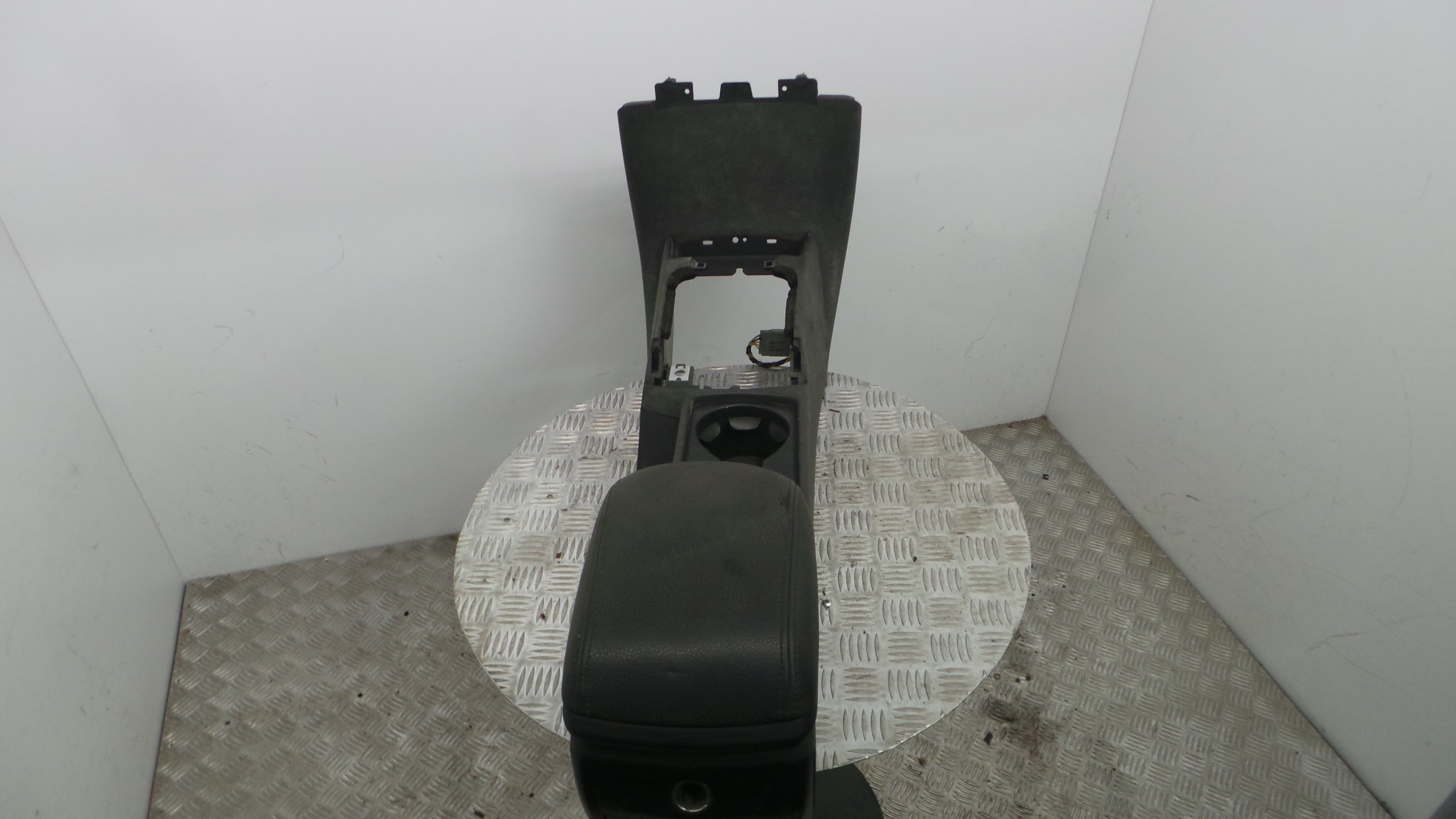 Apoio de Braço Central 8687408 - VOLVO V50 (545)-33202256