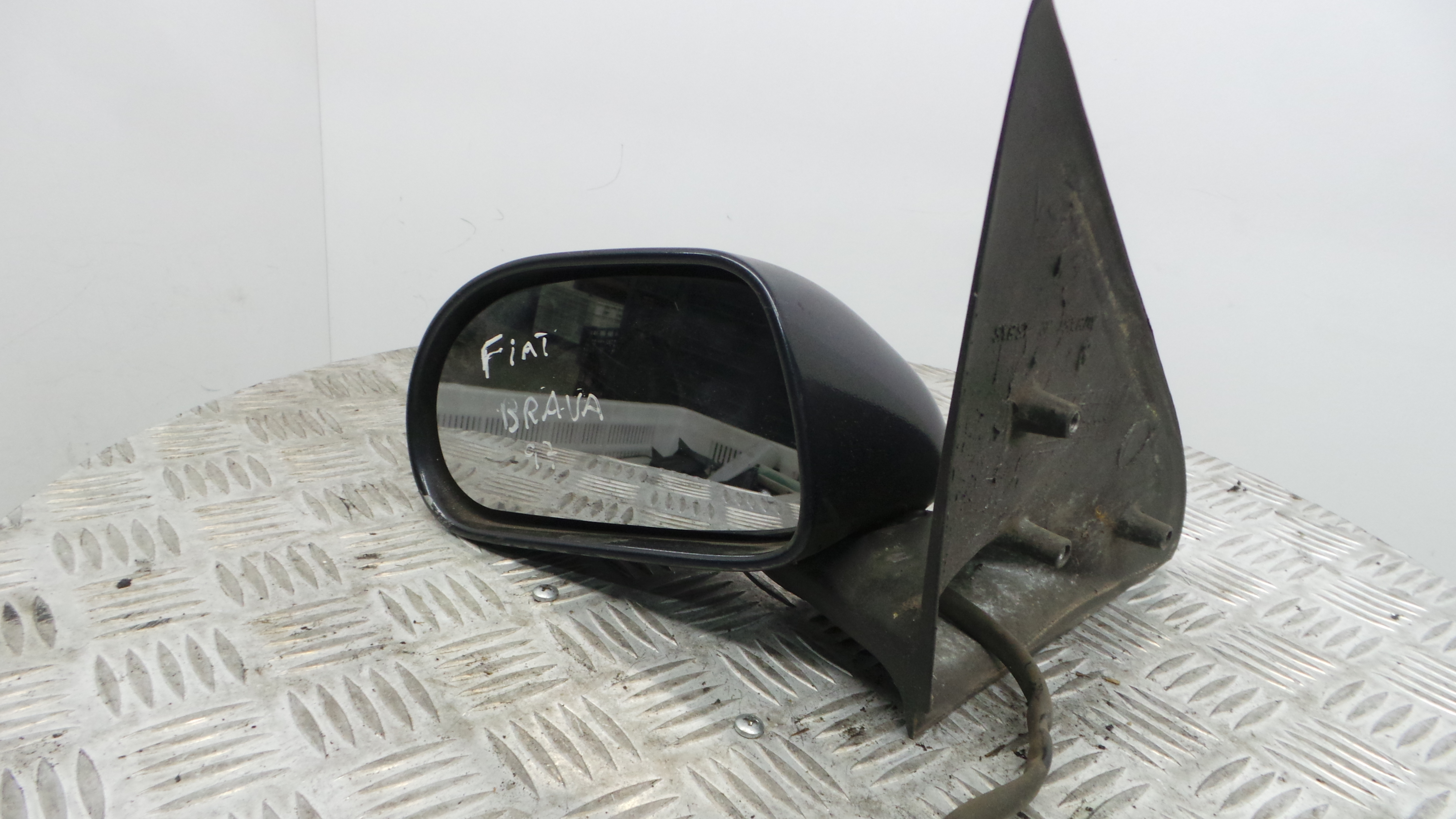 Espelho Retrovisor Esq 0000735246706 - FIAT BRAVA (182_)-33202584 Espelho Retrovisor Esq 0000735246706 - FIAT BRAVA (182_)-33202584