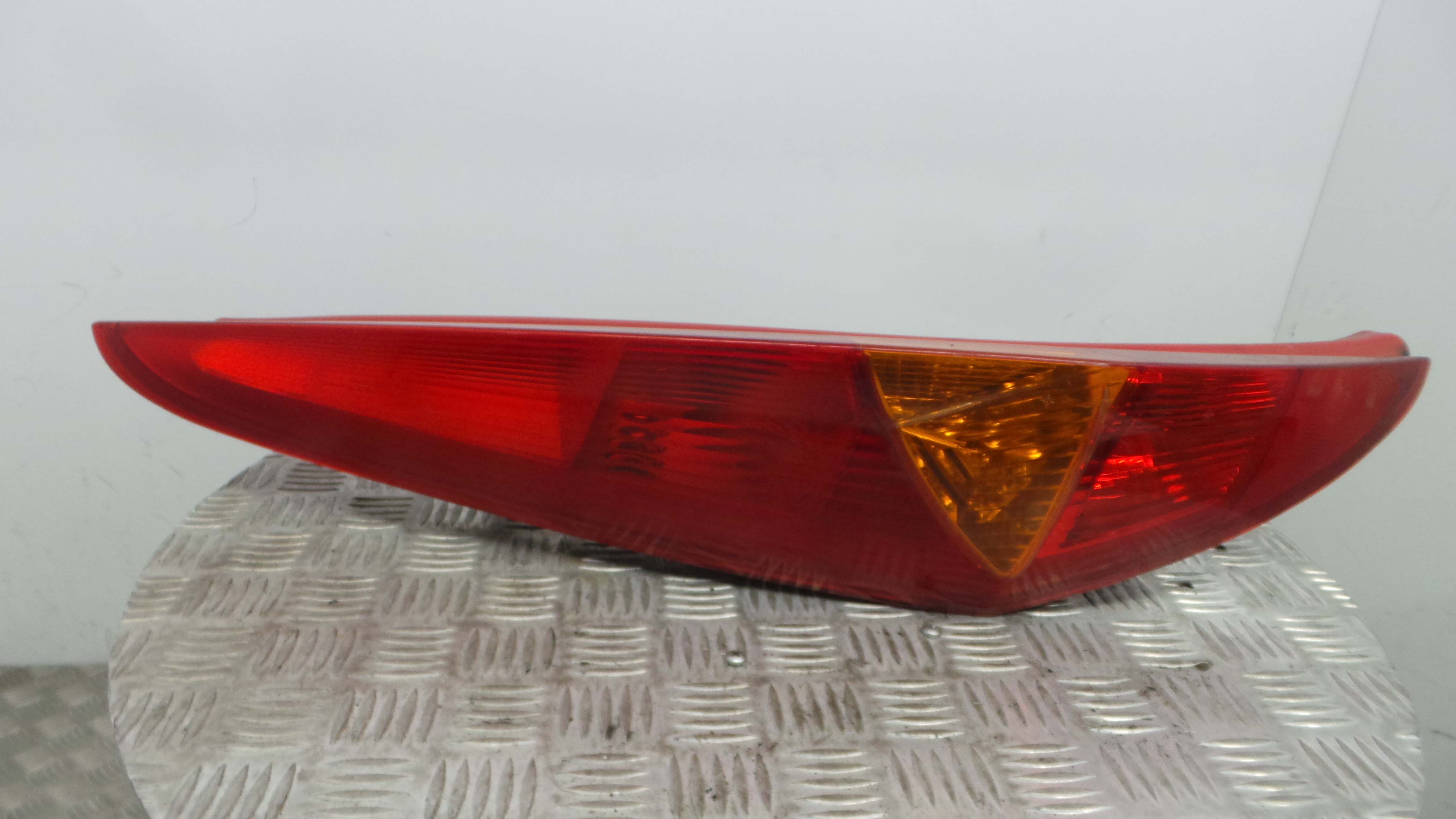 Farolim Stop Esq 46523769 - FIAT PUNTO (188_)-33202834 Farolim Stop Esq 46523769 - FIAT PUNTO (188_)-33202834