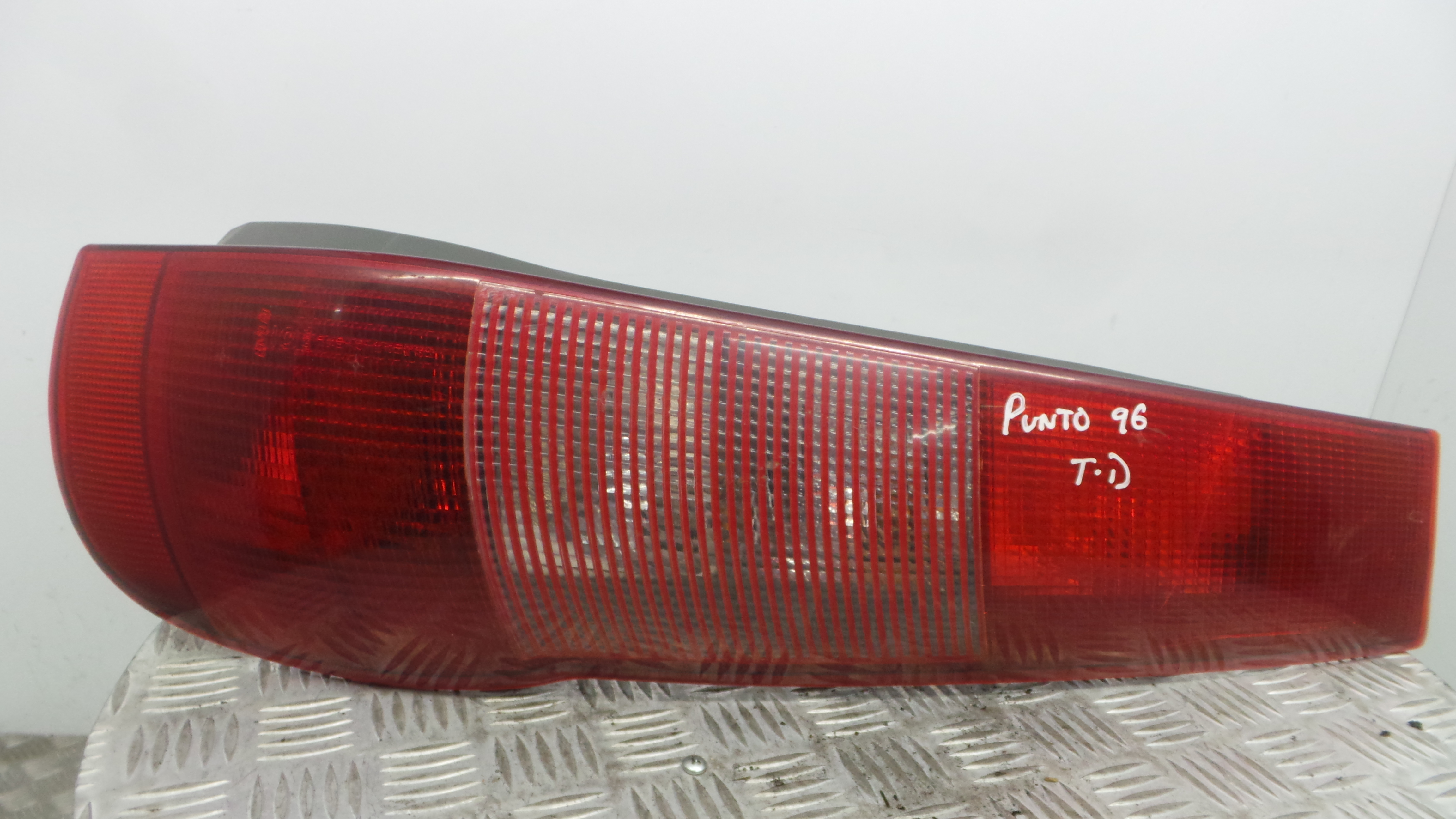 Farolim Stop Dto 464010820 - FIAT PUNTO (176_)-33202846