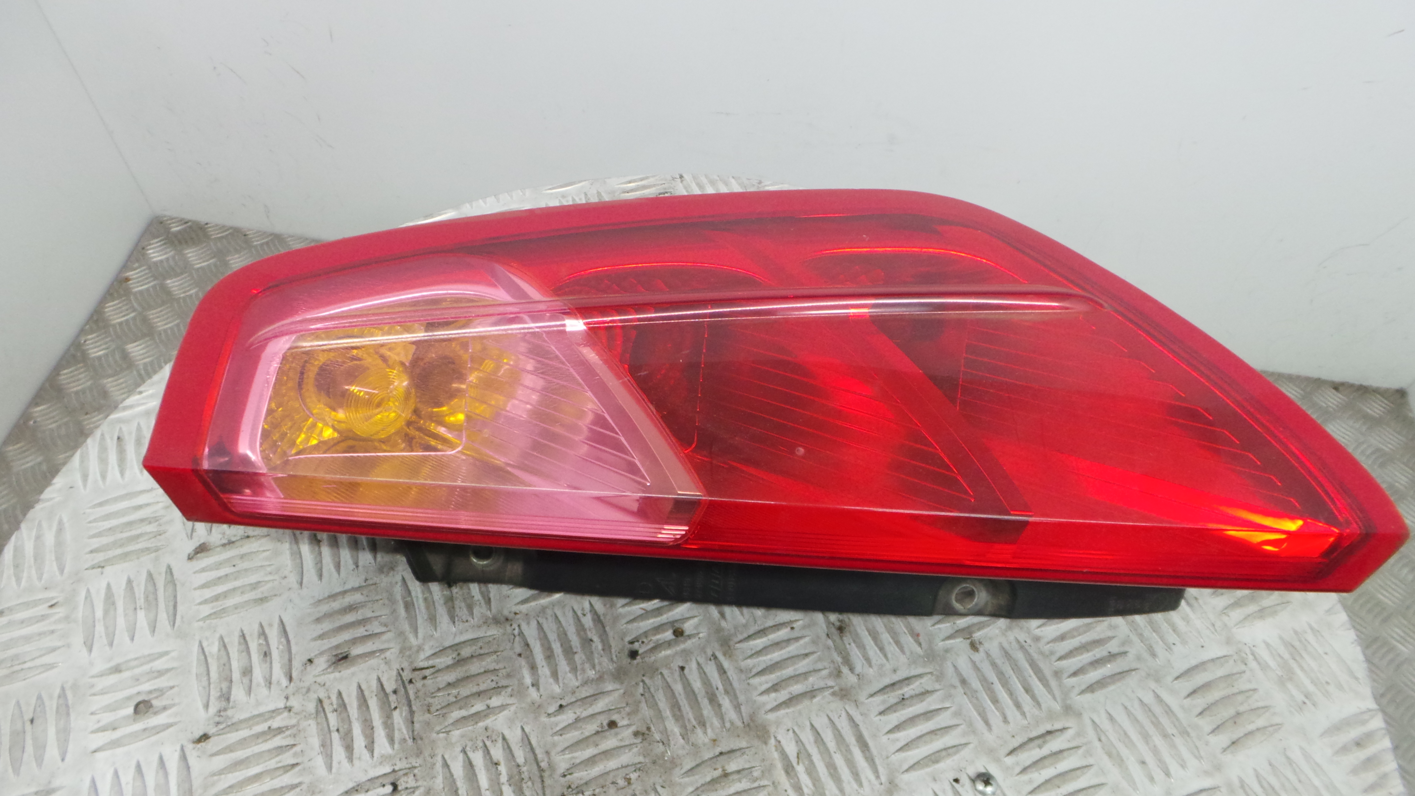 Farolim Stop Dto 51701590 - FIAT GRANDE PUNTO (199_)-33202953 Farolim Stop Dto 51701590 - FIAT GRANDE PUNTO (199_)-33202953