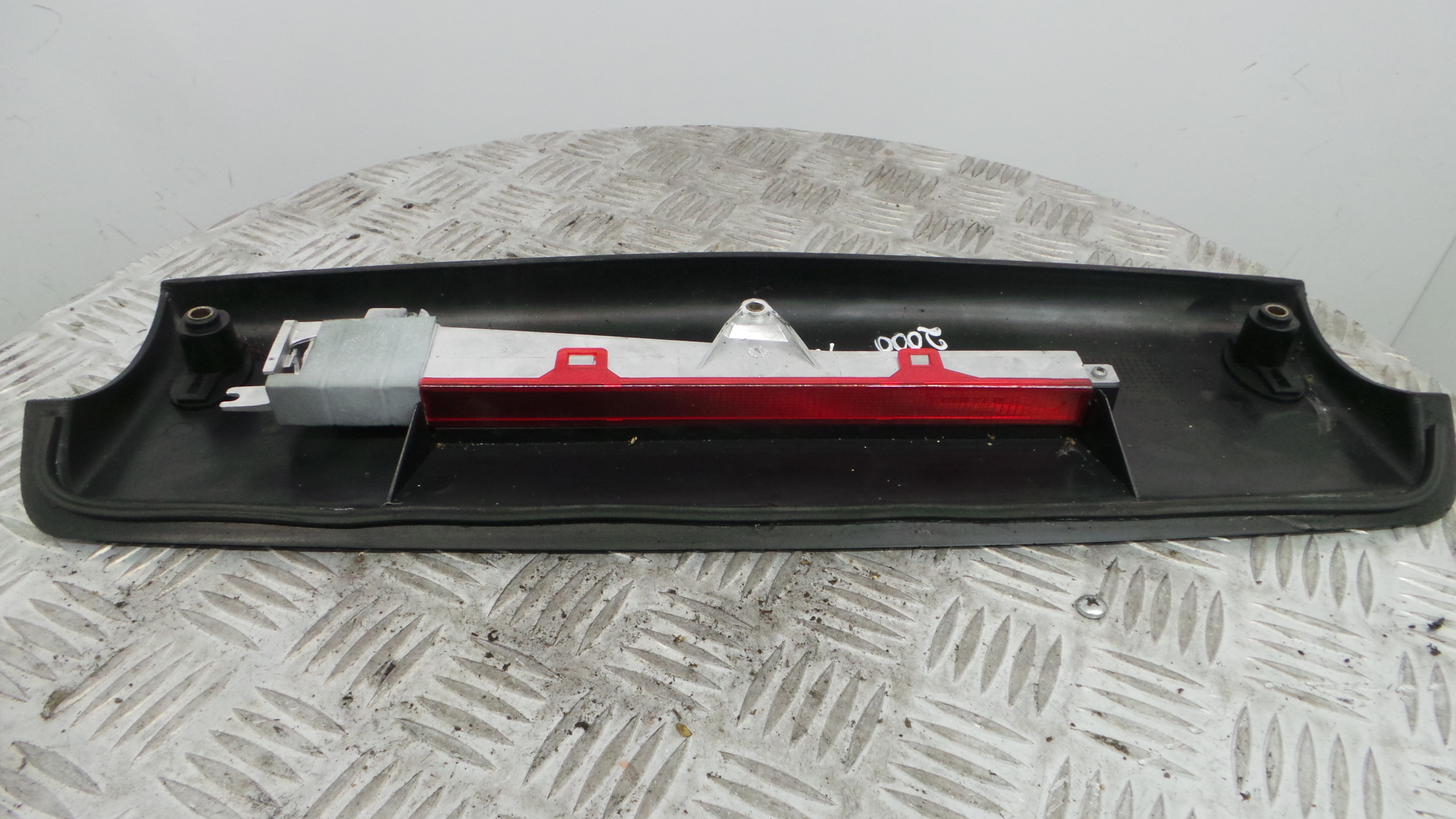 Farolim Stop Central / Luz de Stop Adicional 38860748 - LANCIA LYBRA (839_)-33203030 Farolim Stop Central / Luz de Stop Adicional 38860748 - LANCIA LYBRA (839_)-33203030