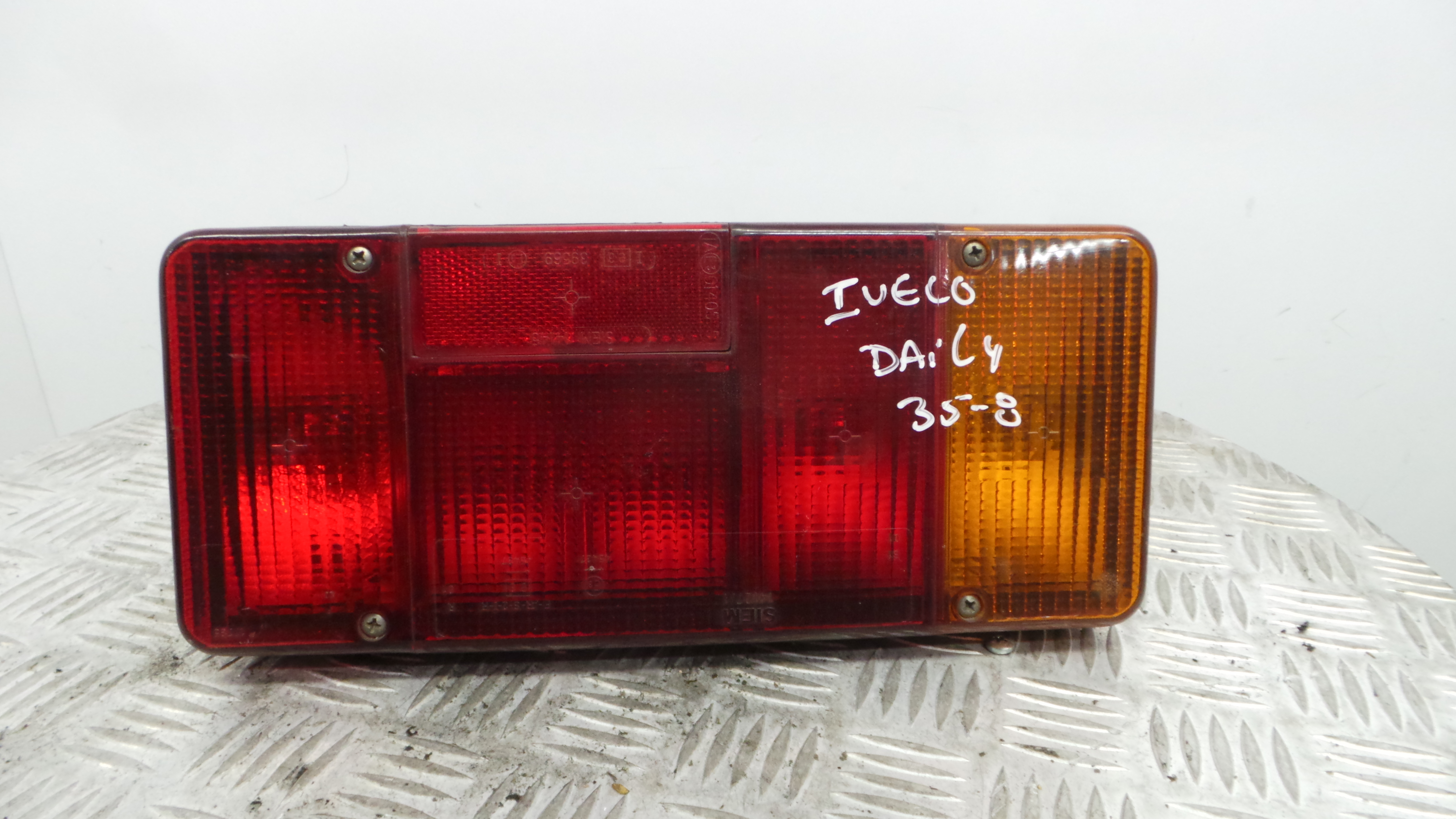 Farolim Stop Esq 14127/1 - IVECO DAILY I Caixa-33203037