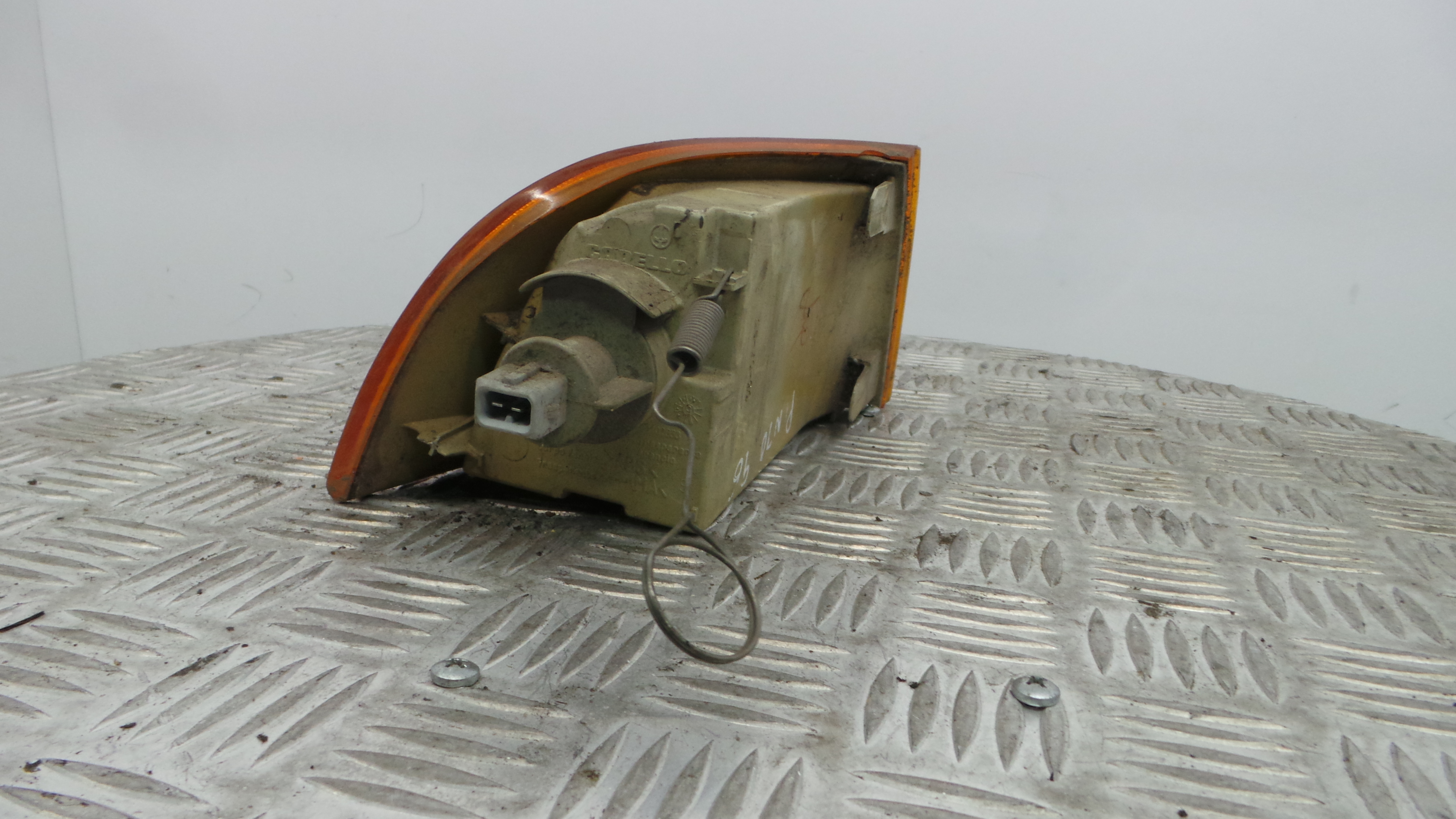 Farolim de Pisca Frente Esq 46402656 - FIAT PUNTO (176_)-33203468