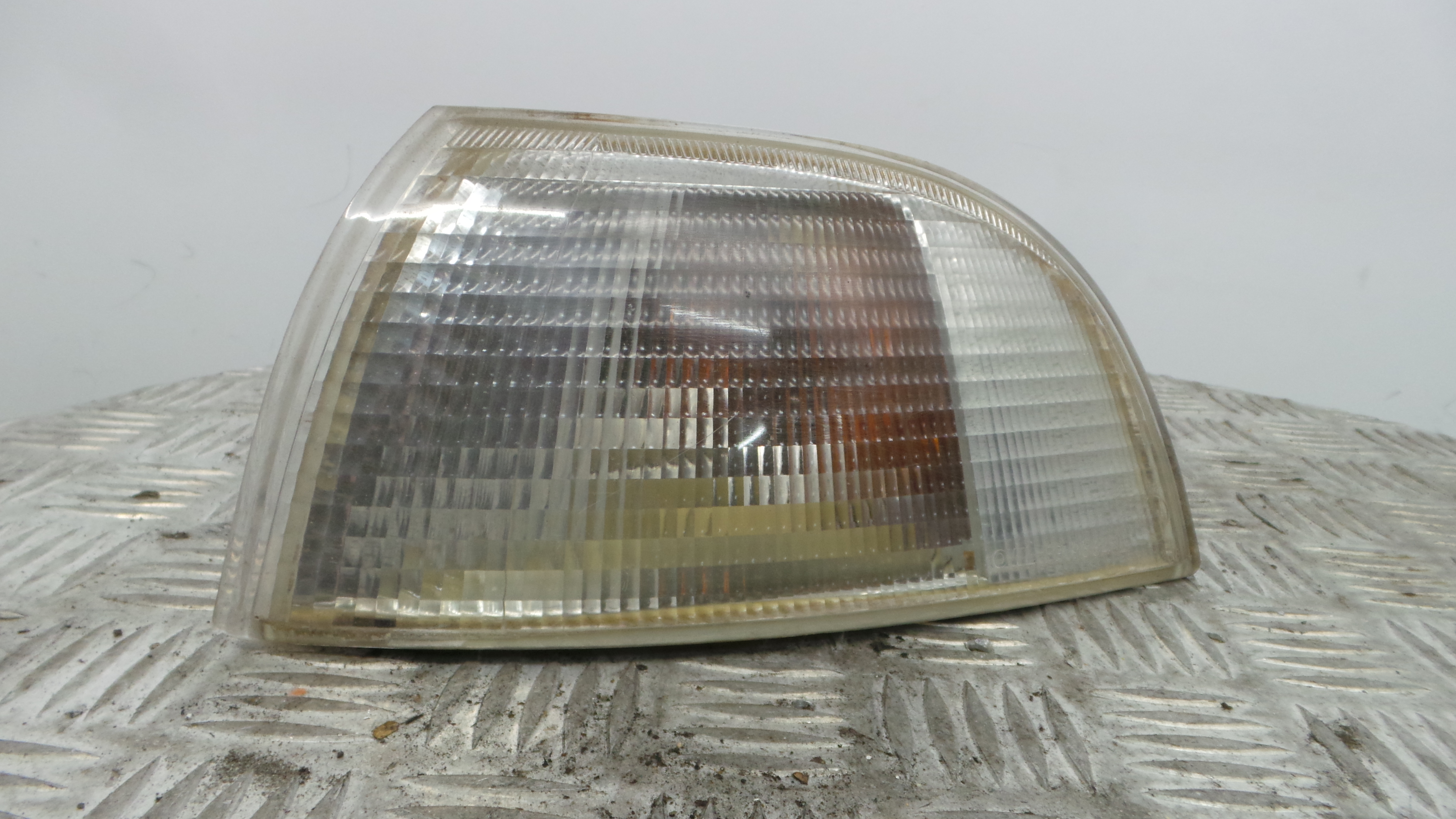 Farolim de Pisca Frente Esq 9384L - FIAT PUNTO (176_)-33203479