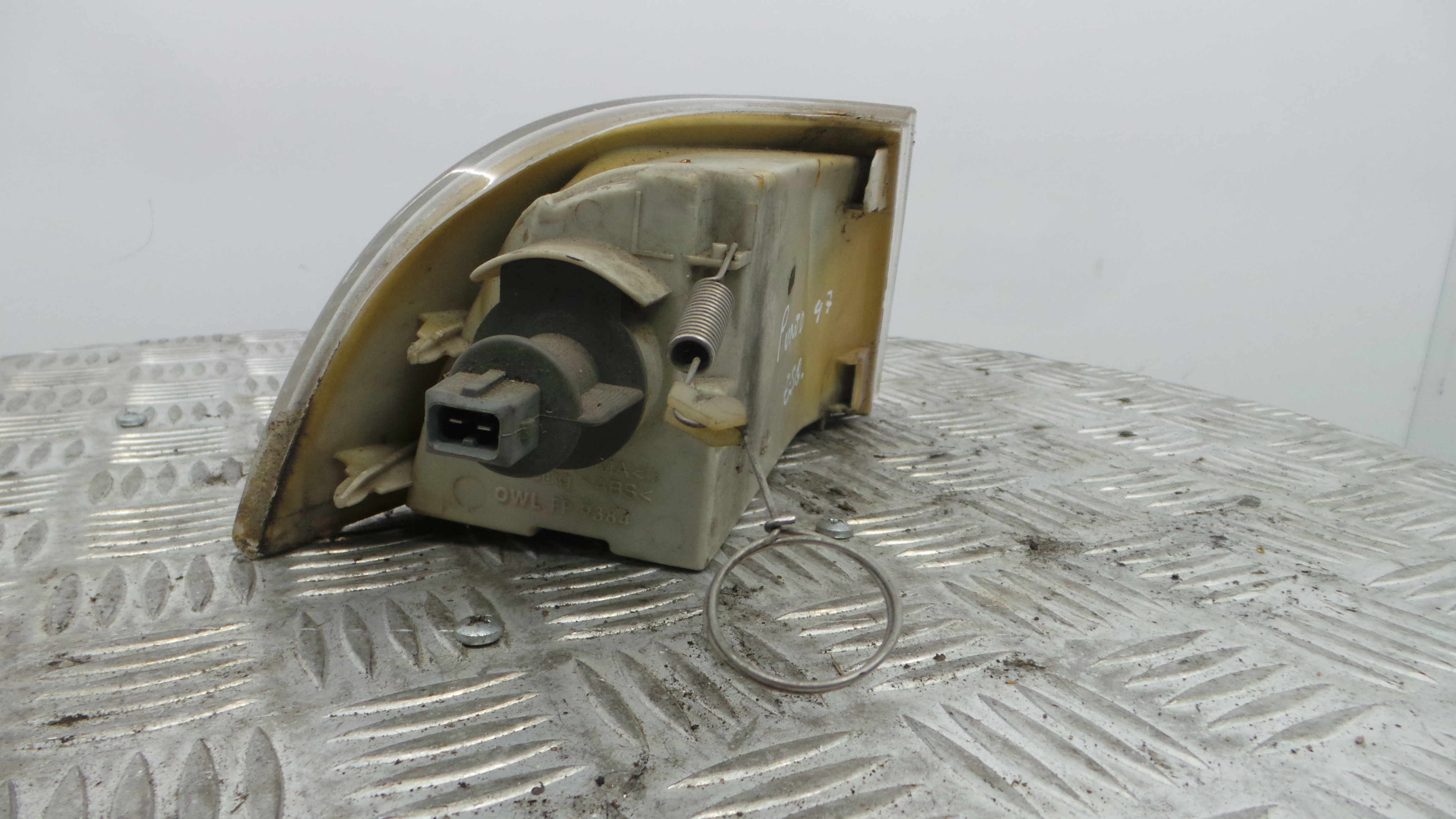 Farolim de Pisca Frente Esq 9384L - FIAT PUNTO (176_)-33203479