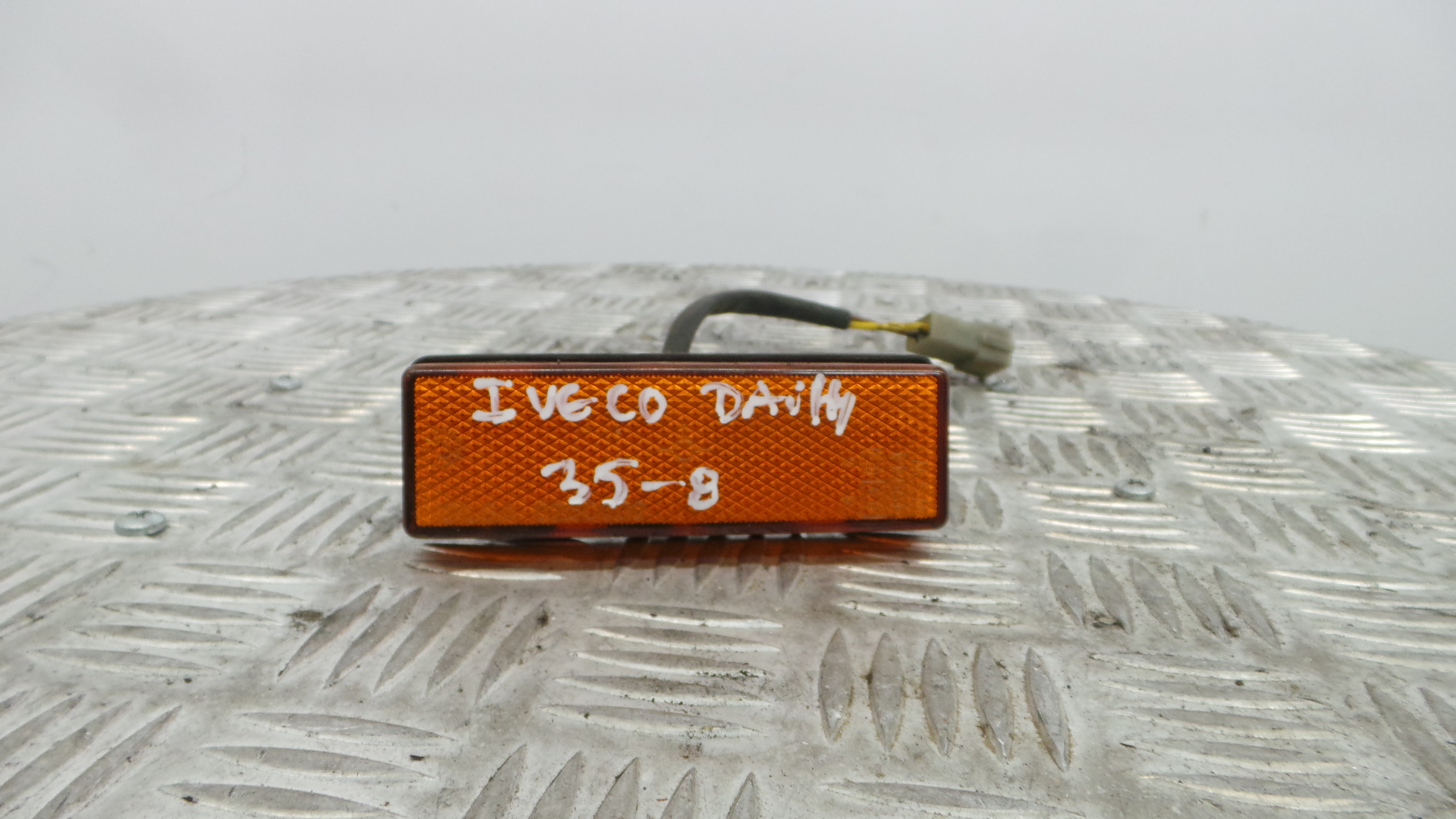 Farolim de Pisca Frente Esq 0250001 - IVECO DAILY I Caixa-33203497