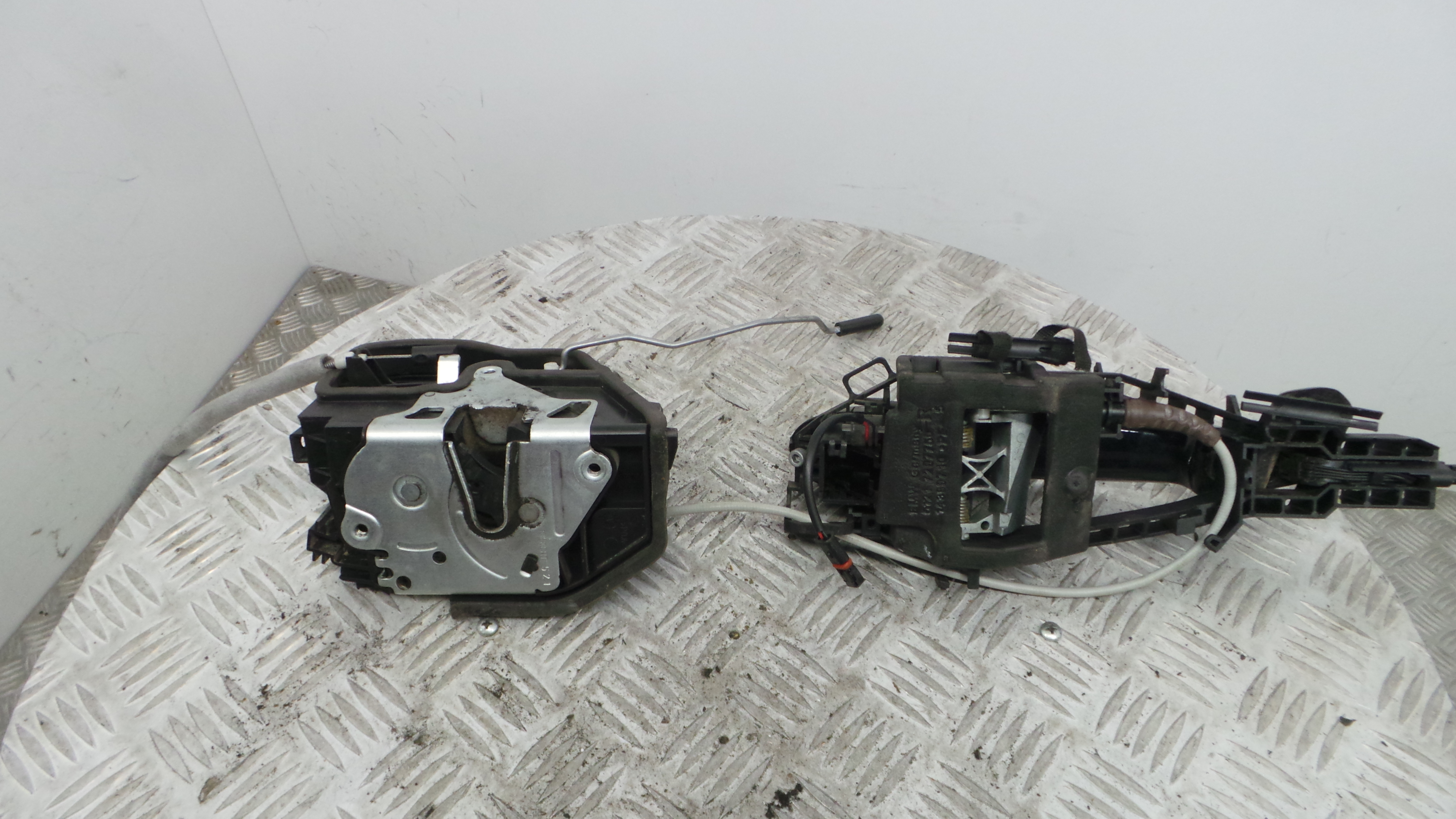 Fecho da Porta Frente Dto 51.21-7229458 - BMW 1 (F20), 1 Sports Hatch (F20)-33250795