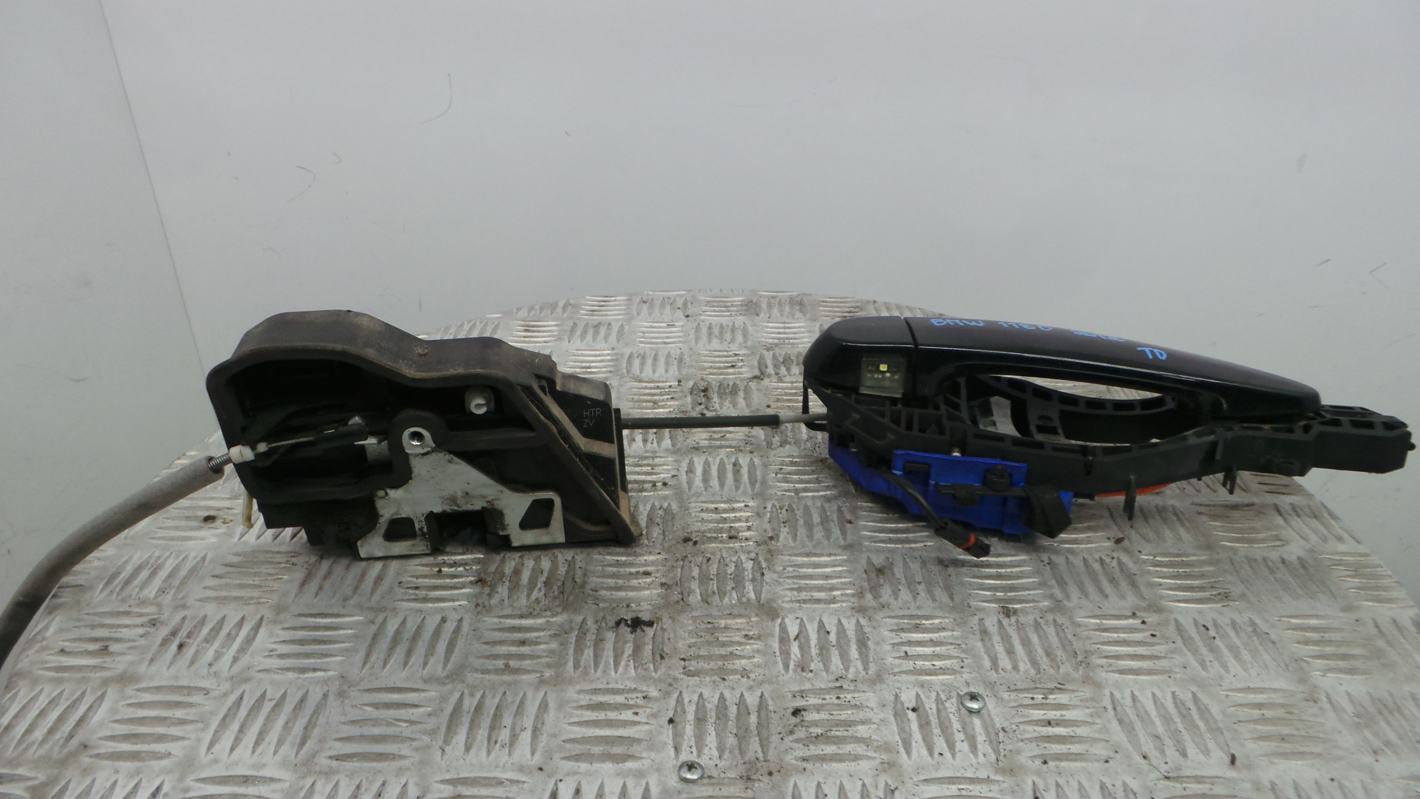 Fecho da Porta Trás Dto 51.21-7229460 - BMW 1 (F20), 1 Sports Hatch (F20)-33250800 Fecho da Porta Trás Dto 51.21-7229460 - BMW 1 (F20), 1 Sports Hatch (F20)-33250800