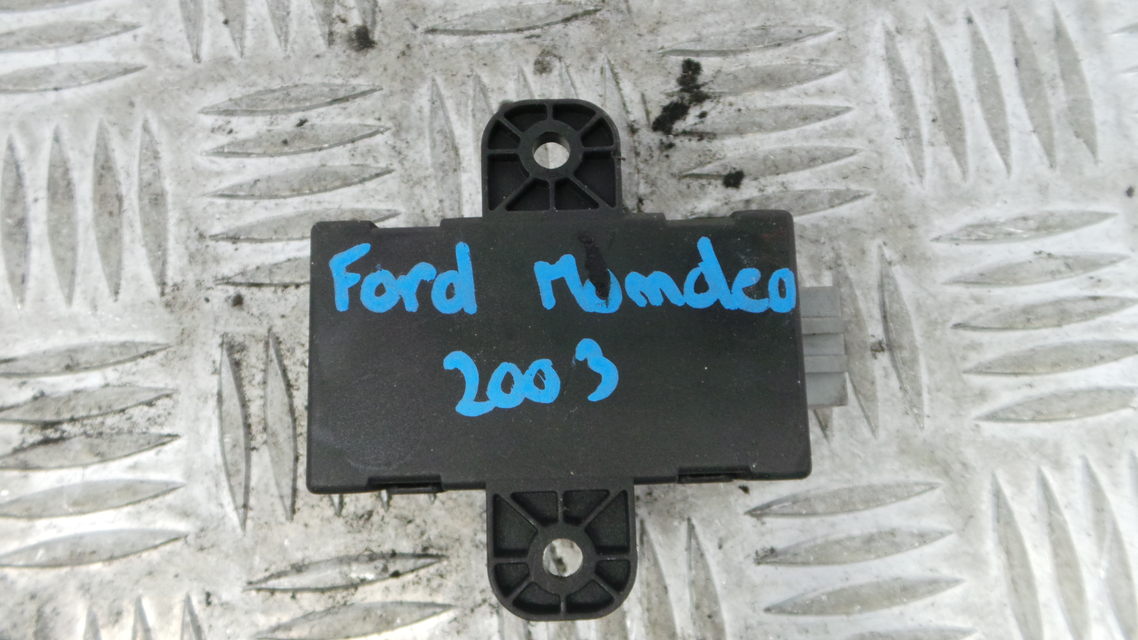 Centralina dos  Bancos 3S7T-14B598-AA - FORD MONDEO III (B5Y)-33250868