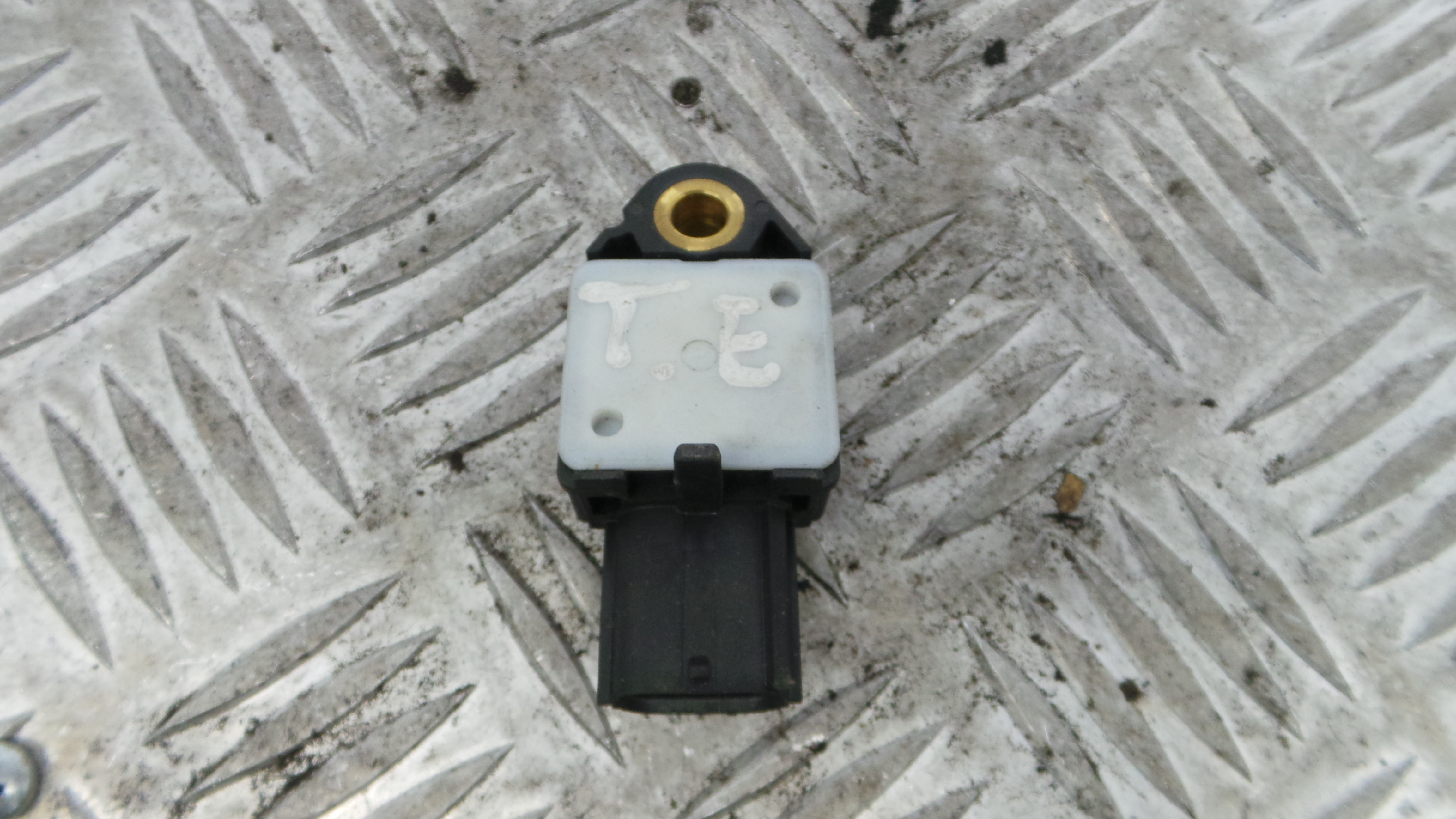 Sensor de Airbag 89831-02080 - TOYOTA AURIS (_E15_), COROLLA (_E15_)-33250887 Sensor de Airbag 89831-02080 - TOYOTA AURIS (_E15_), COROLLA (_E15_)-33250887