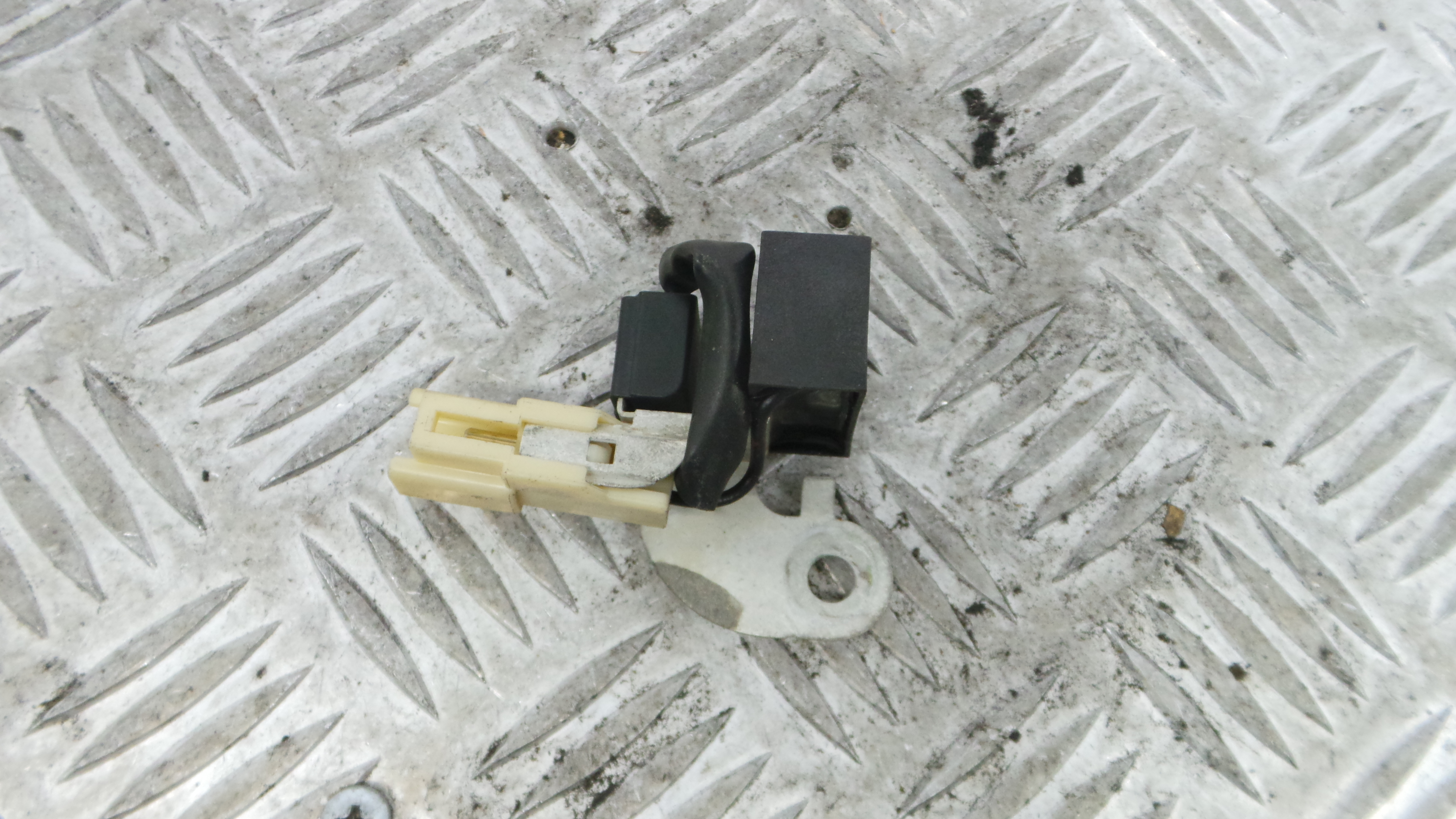 Adaptador Antena 90980-05357 - TOYOTA AURIS (_E15_), COROLLA (_E15_)-33250902