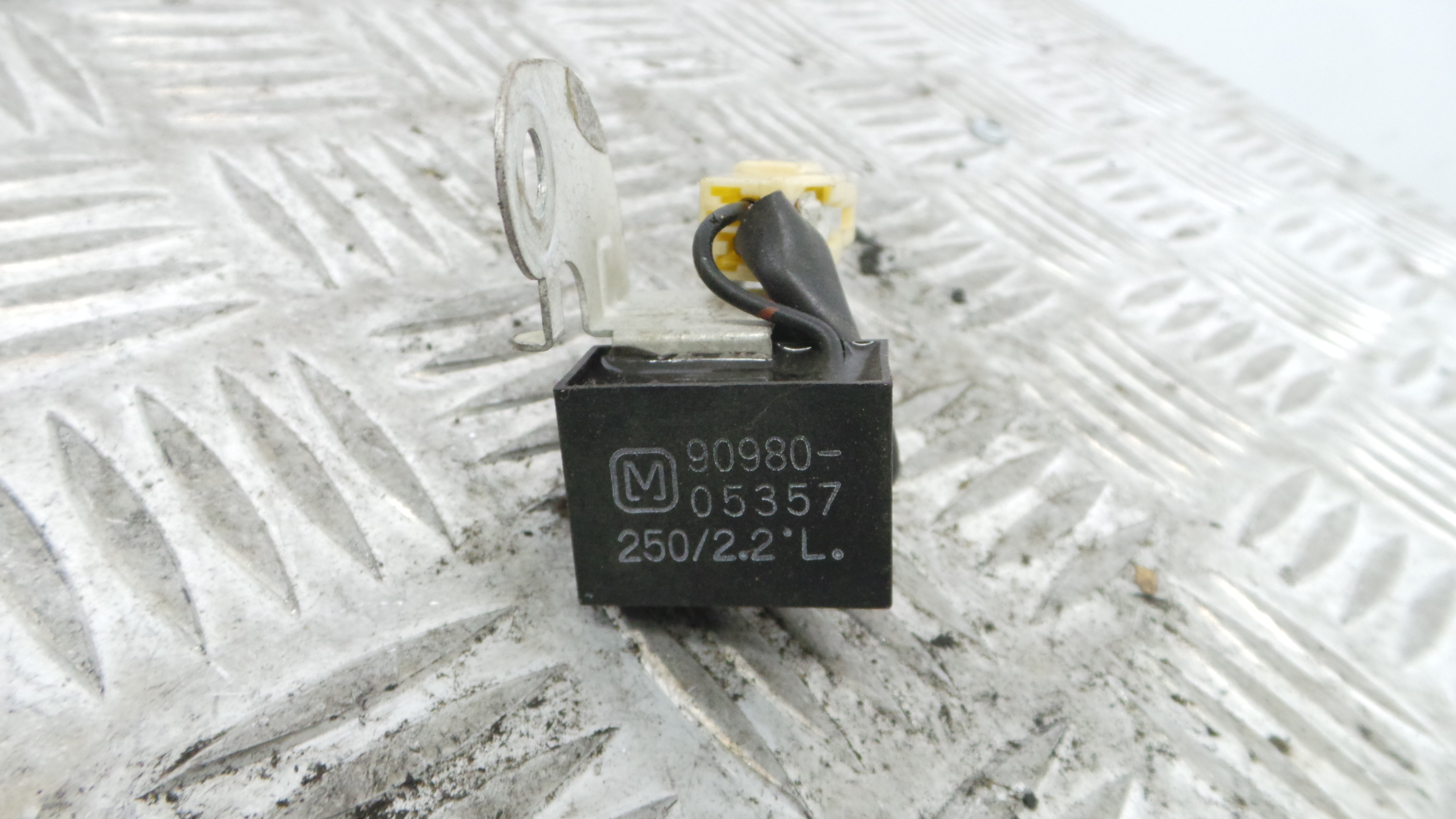 Adaptador Antena 90980-05357 - TOYOTA AURIS (_E15_), COROLLA (_E15_)-33250902