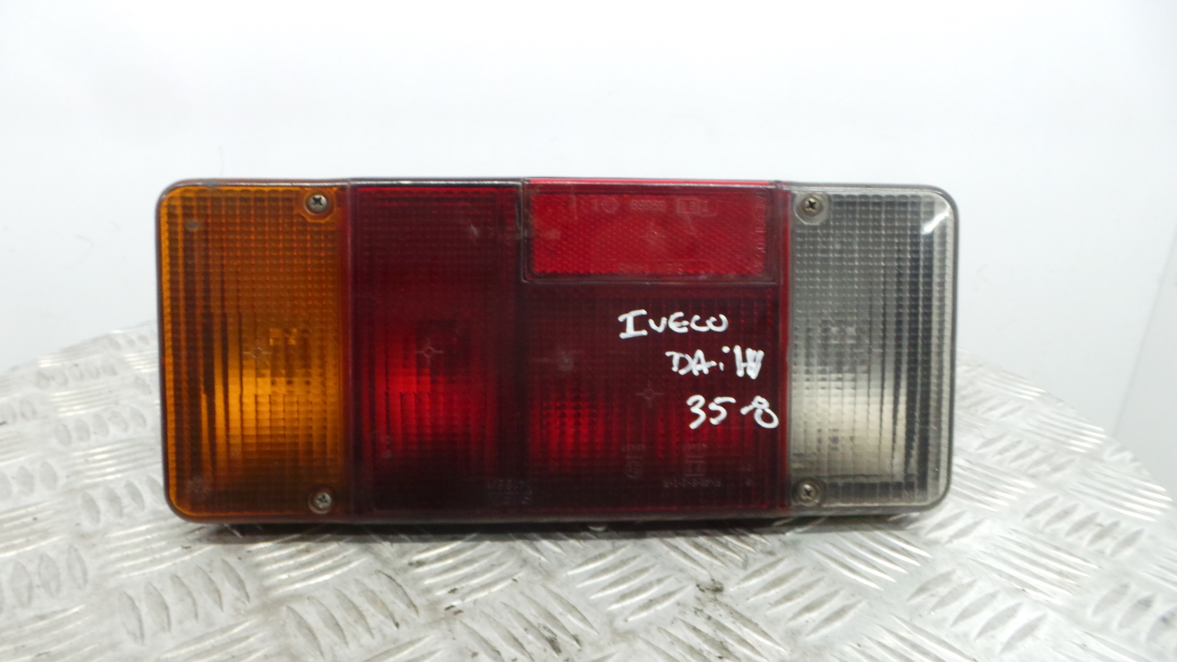 Farolim Stop Dto 14126/1 - IVECO DAILY I Caixa-33251202 Farolim Stop Dto 14126/1 - IVECO DAILY I Caixa-33251202
