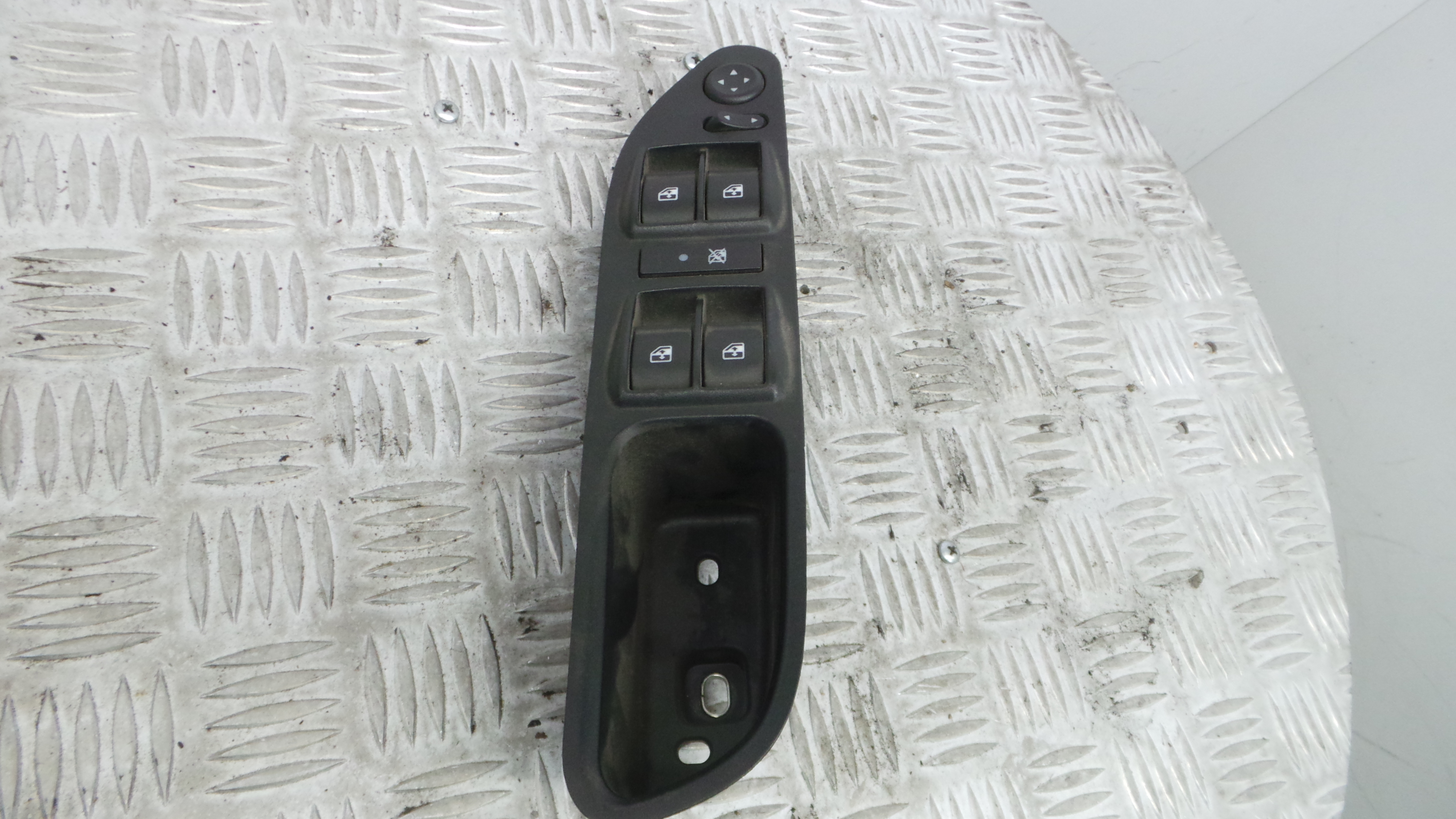 Interruptor / Comando Elevador Vidro Frente Esq  735604302 - FIAT EGEA Hatchback (356_, 357_), TIPO -33251307