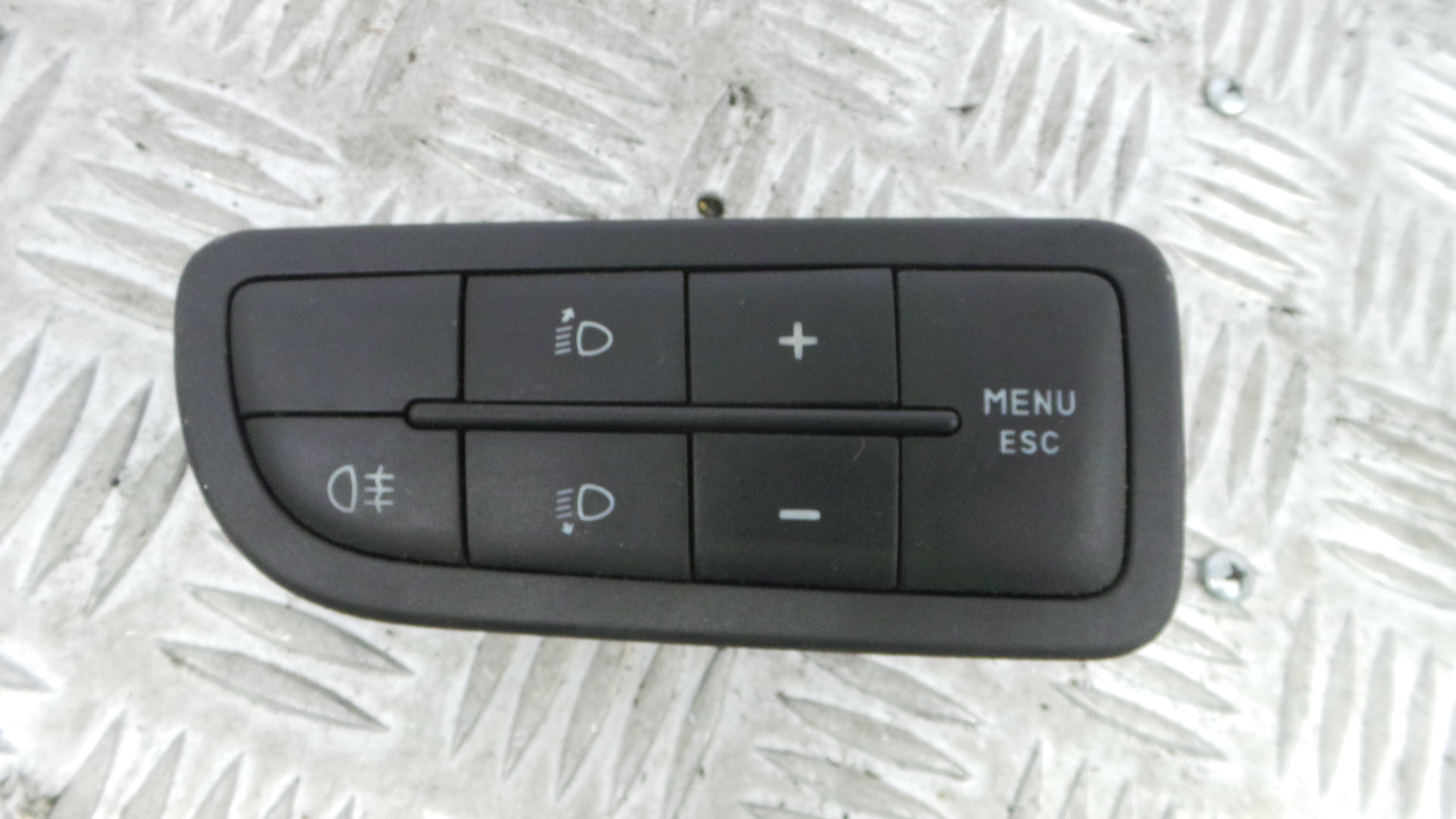 Comando de Regulação dos Faróis  735367268 - FIAT PUNTO Caixa/parte traseira inclinada (199_)-33251722