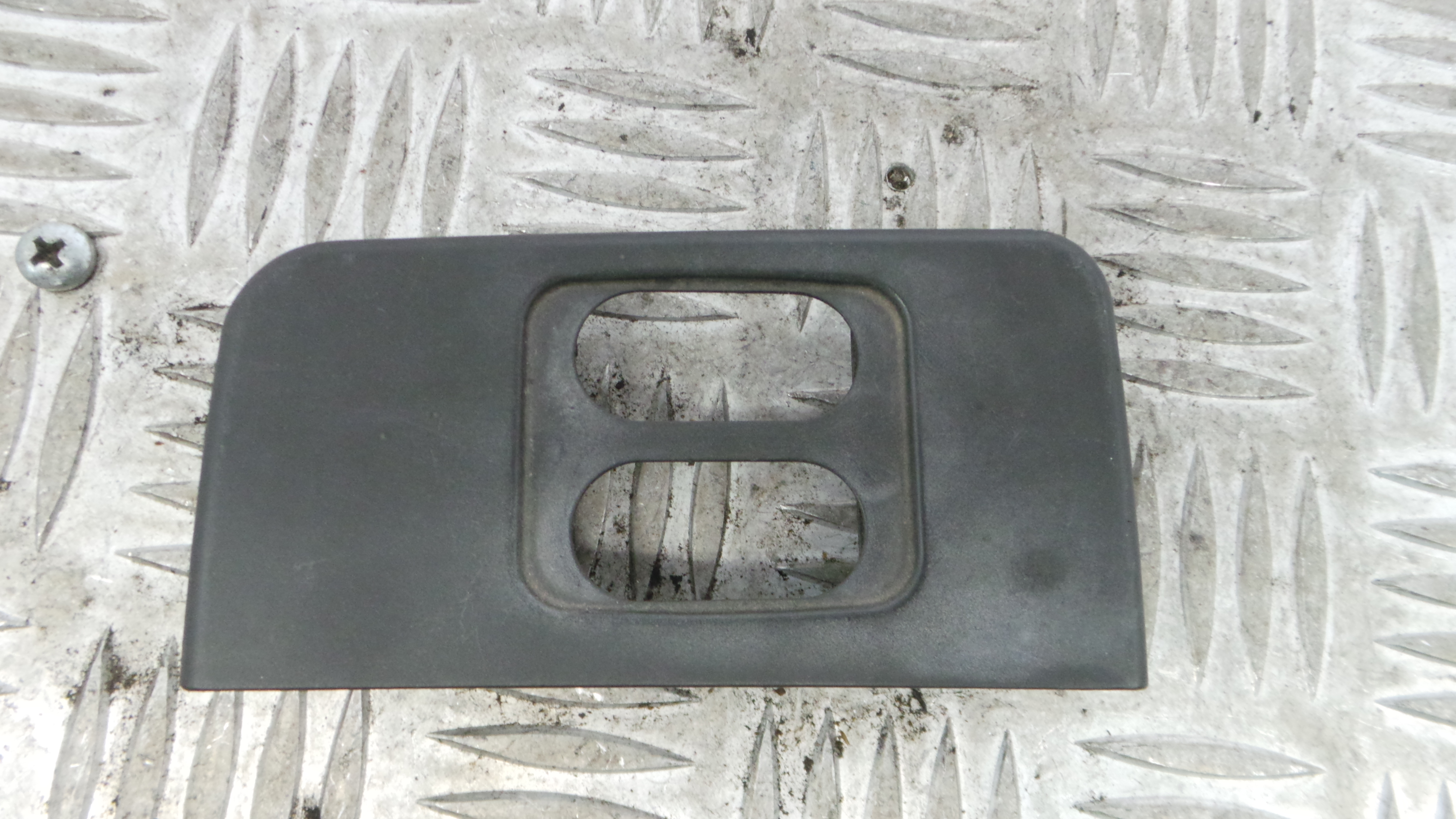 Interruptor / Comando Elevador Vidro Frente Esq   - FIAT PUNTO (176_)-33251776