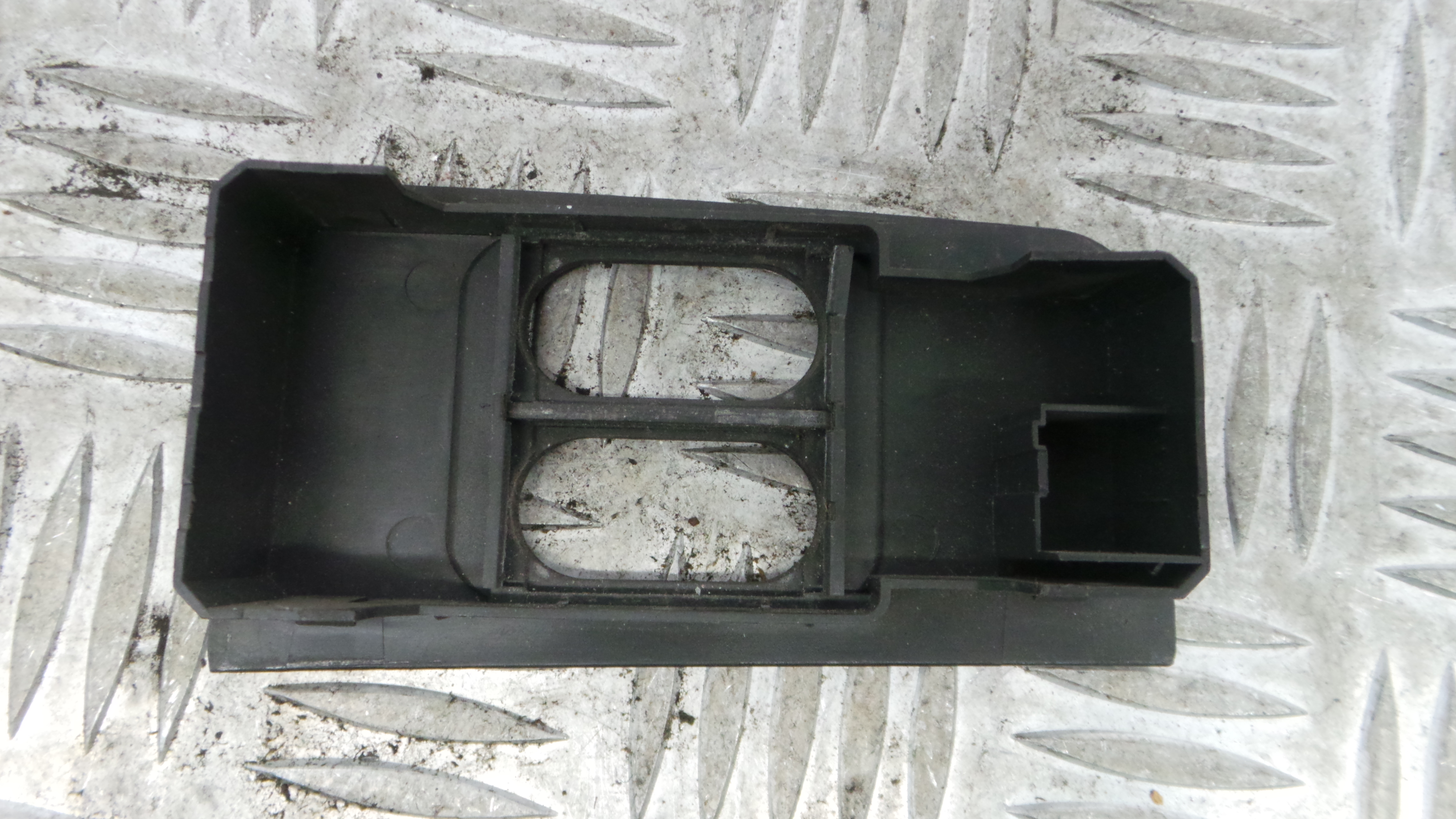 Interruptor / Comando Elevador Vidro Frente Esq   - FIAT PUNTO (176_)-33251776