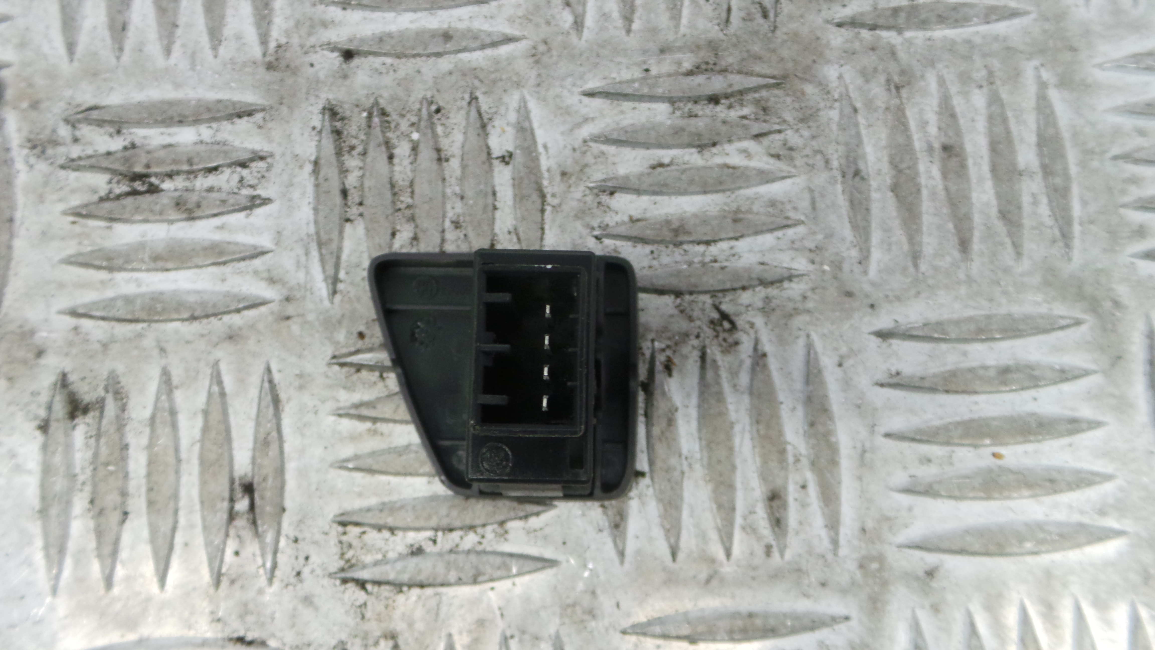 Interruptor / Comando Elevador Vidro Frente Dto  735482602 - FIAT 500 (312_)-33251788