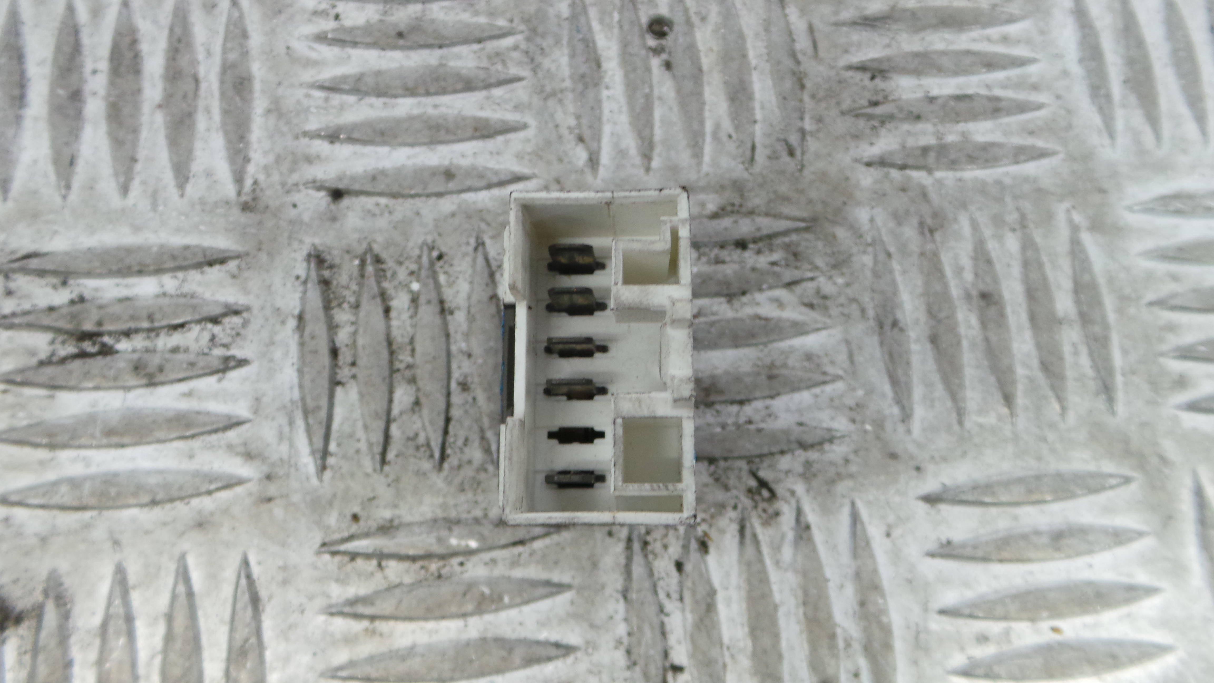 Interruptor / Comando Elevador Vidro Frente Dto 716645060 - FIAT PUNTO (176_)-33251792