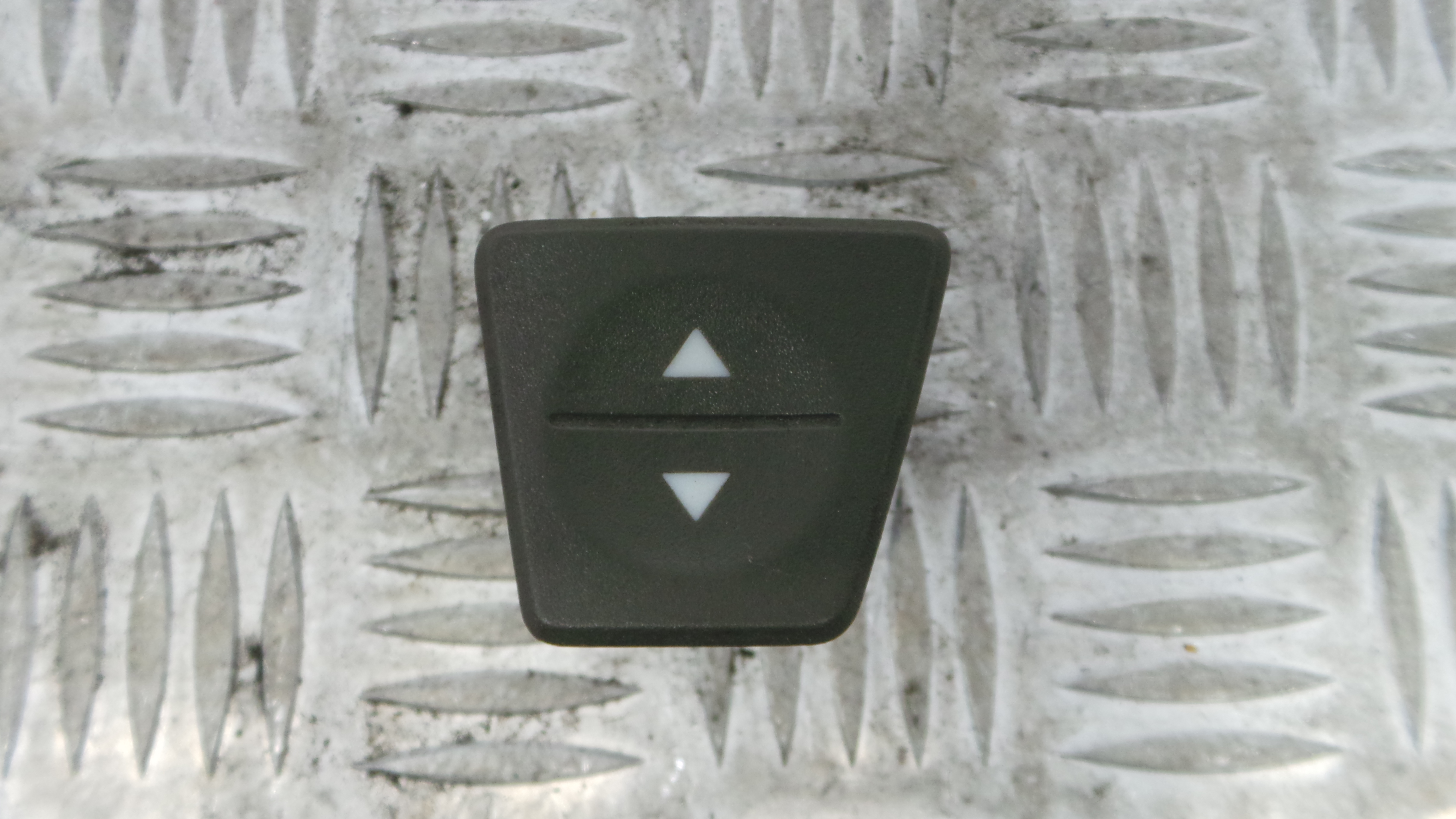 Interruptor / Comando Elevador Vidro Frente Dto  735360837 - FIAT PANDA (169_), PANDA / PANDA CLASSI-33251796
