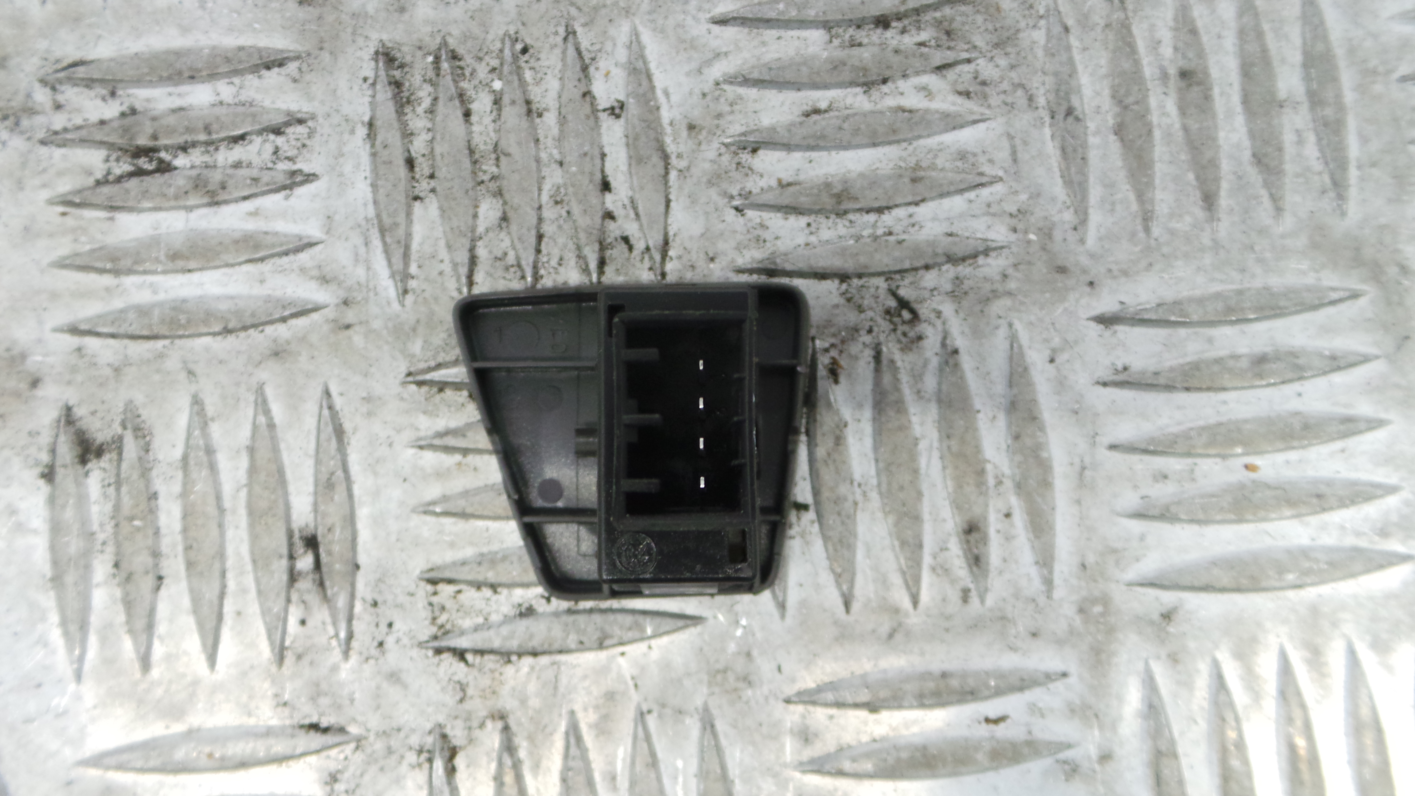 Interruptor / Comando Elevador Vidro Frente Dto  735360837 - FIAT PANDA (169_), PANDA / PANDA CLASSI-33251796
