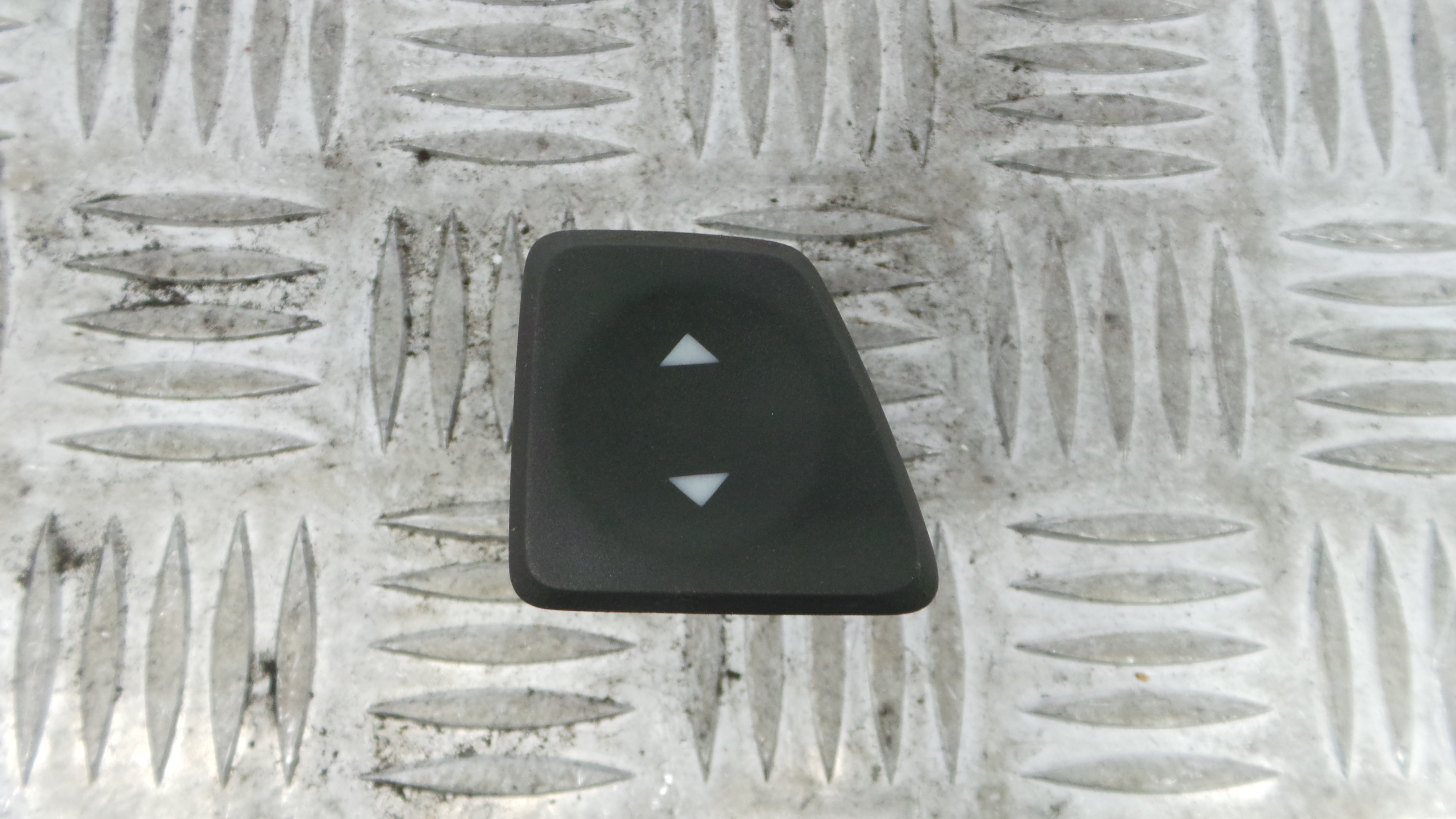 Interruptor / Comando Elevador Vidro Frente Esq  735482601 - FIAT 500 (312_)-33251800