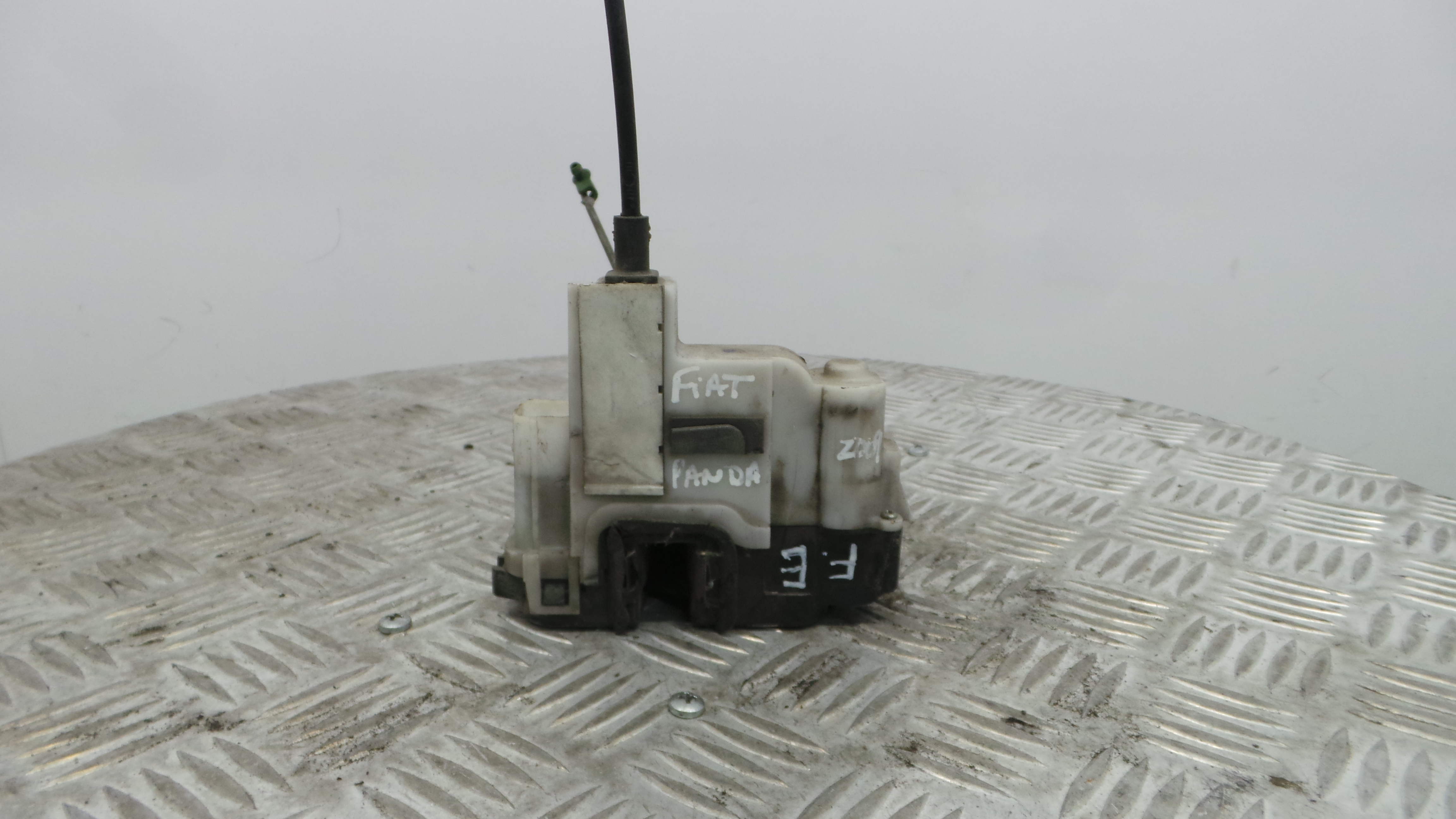 Fecho da Porta Frente Esq 51826974 - FIAT PANDA (169_), PANDA / PANDA CLASSIC (169_)-33251839