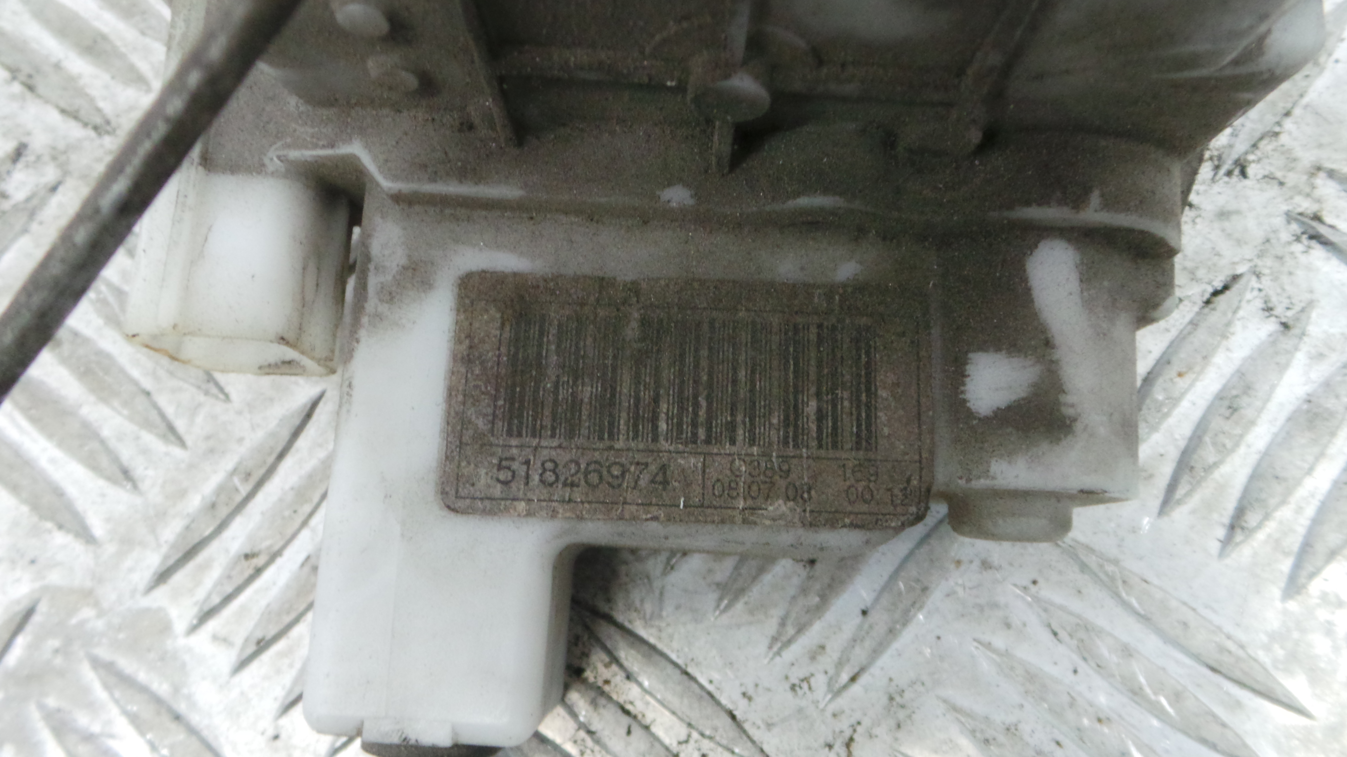 Fecho da Porta Frente Esq 51826974 - FIAT PANDA (169_), PANDA / PANDA CLASSIC (169_)-33251839