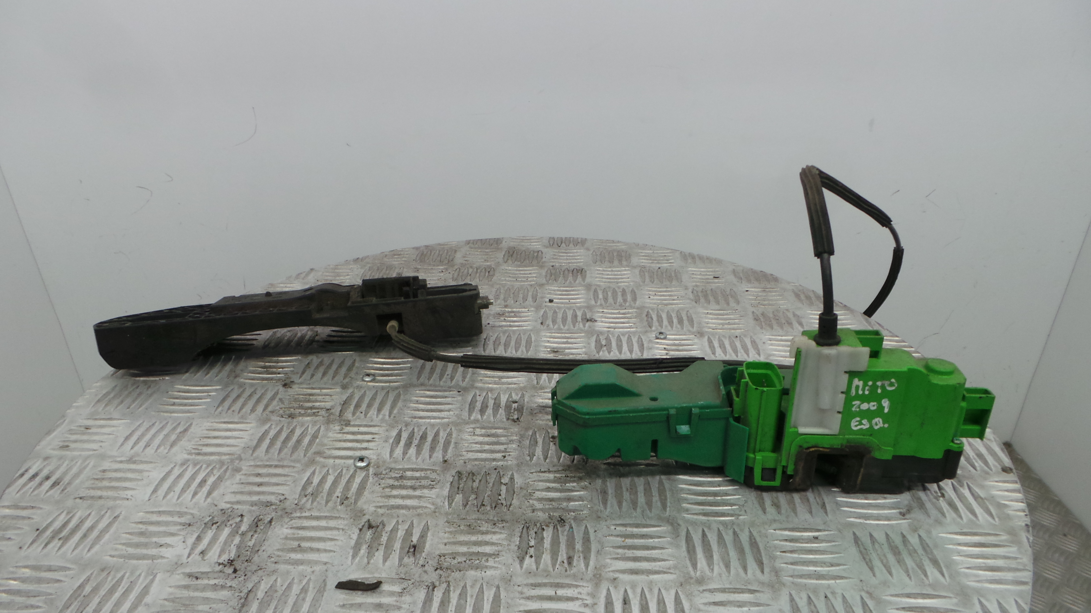 Fecho da Porta Esq 50509155 - ALFA ROMEO MITO (955_)-33251870