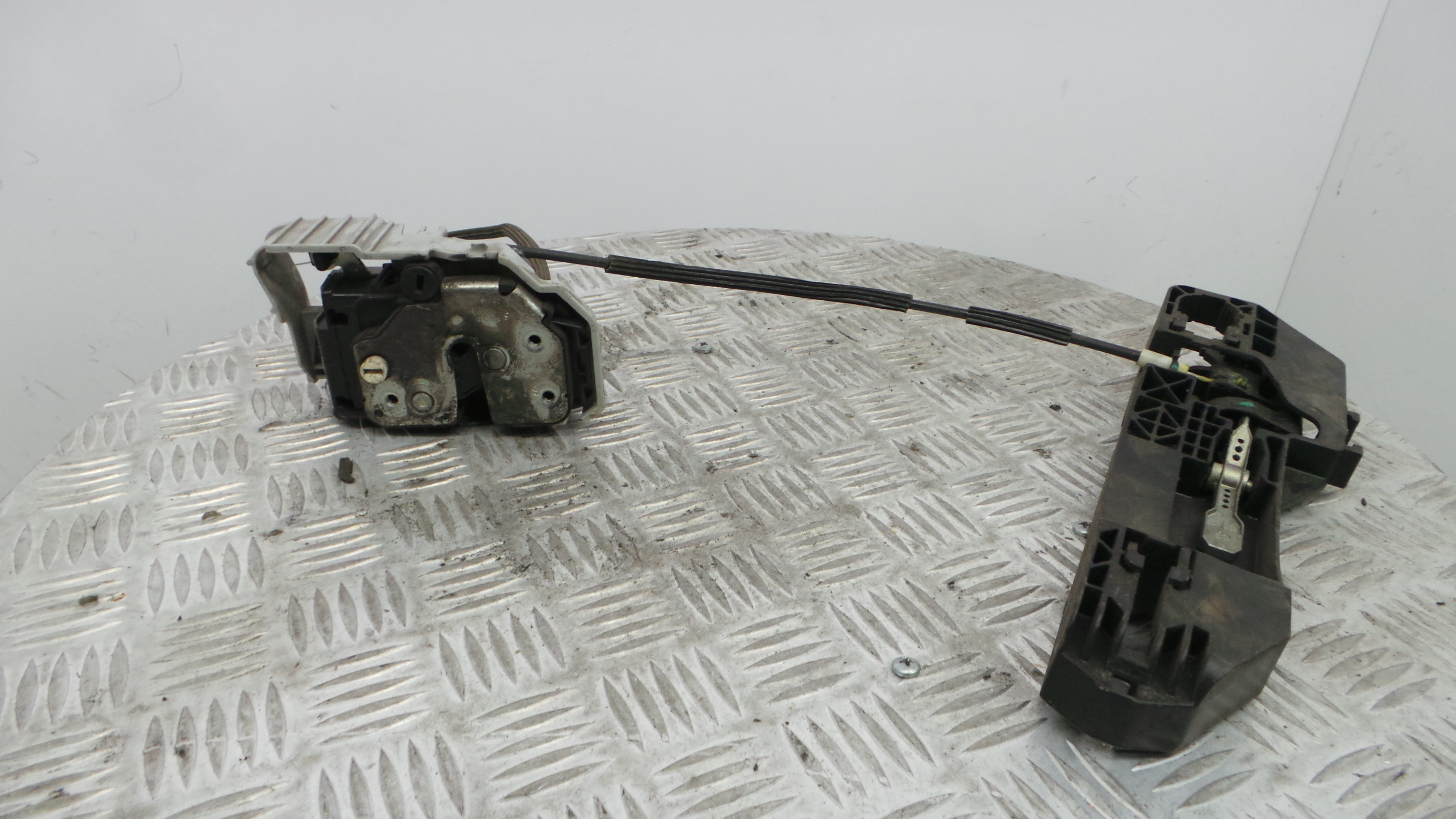 Fecho da Porta Trás Esq 0000051931423 - FIAT BRAVO II (198_)-33251882