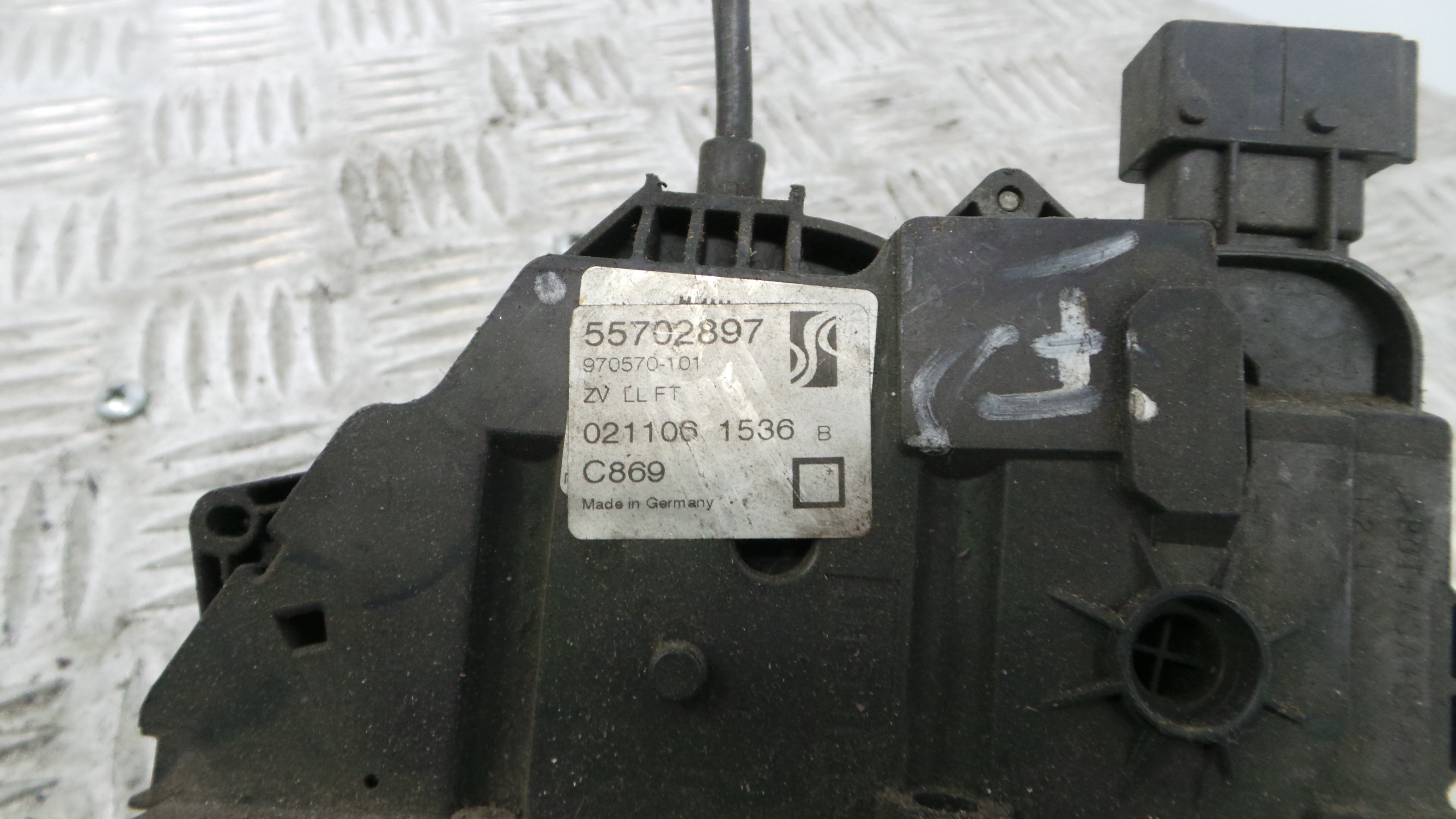 Fecho da Porta Esq 55702897 - FIAT GRANDE PUNTO (199_)-33251919