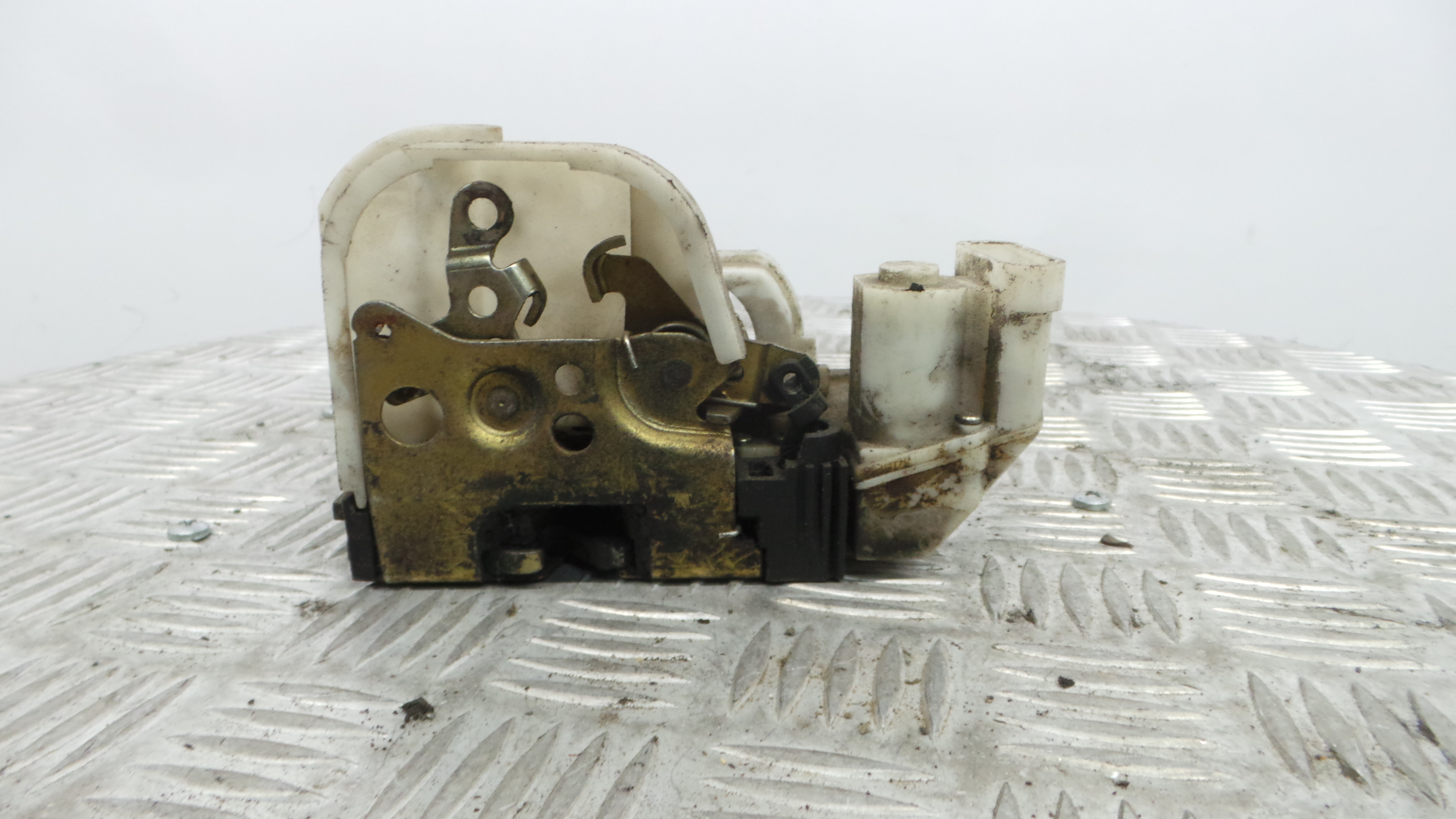 Fecho da Porta Esq 0000046759834 - FIAT PUNTO (176_)-33251941