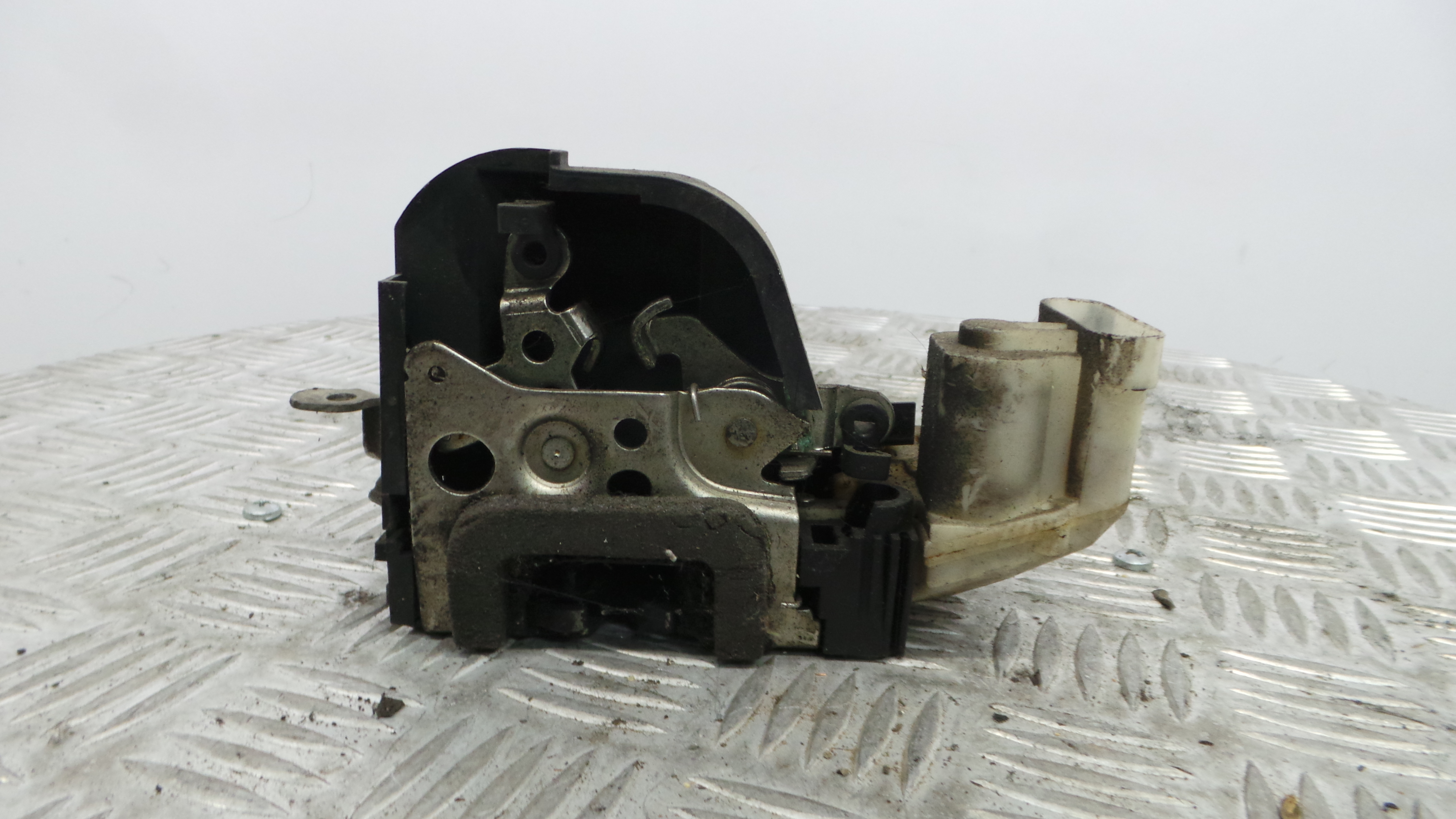 Fecho da Porta Frente Esq 0000046536066 - FIAT PUNTO (188_)-33251955