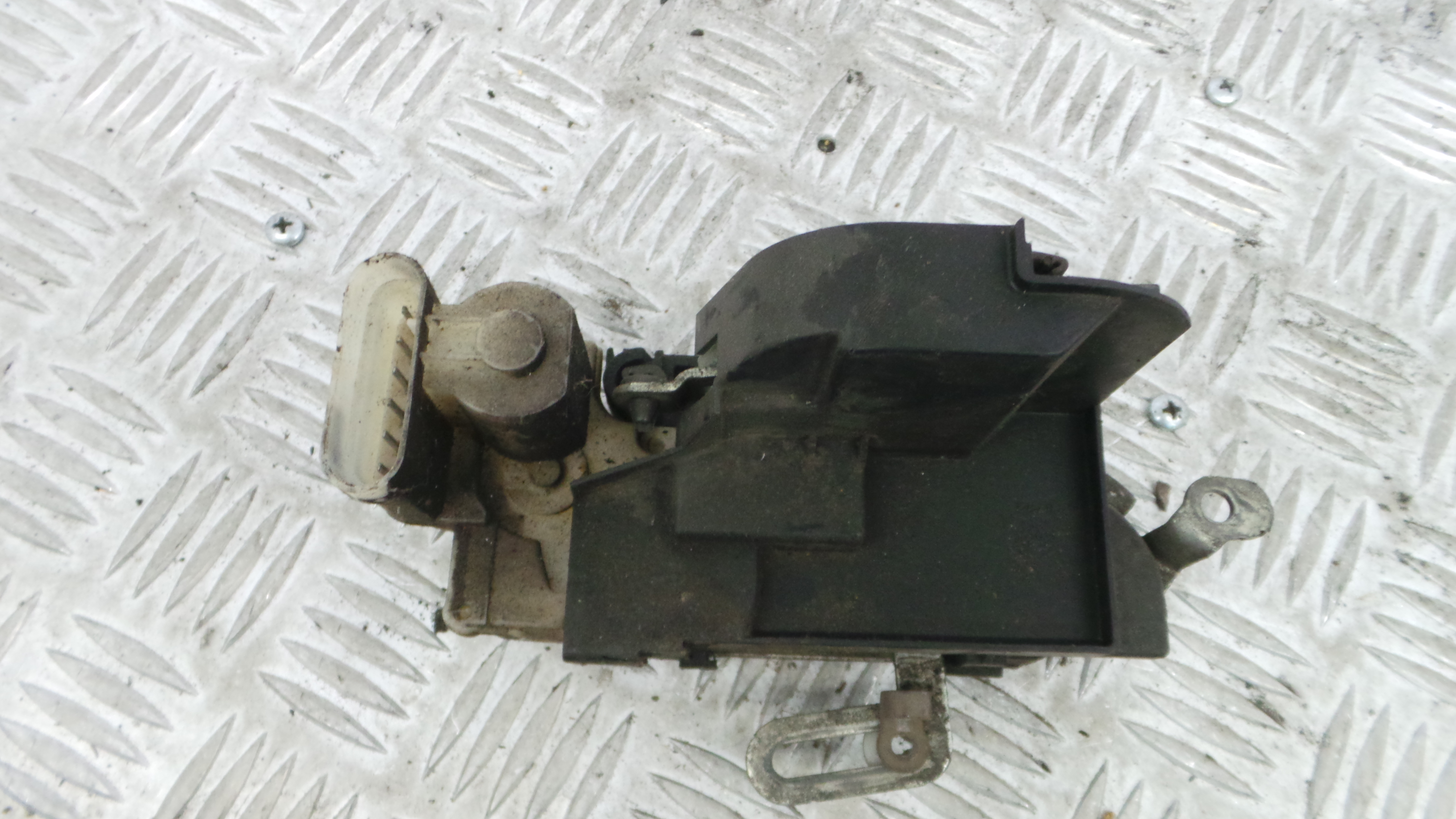 Fecho da Porta Frente Esq 0000046536066 - FIAT PUNTO (188_)-33251955