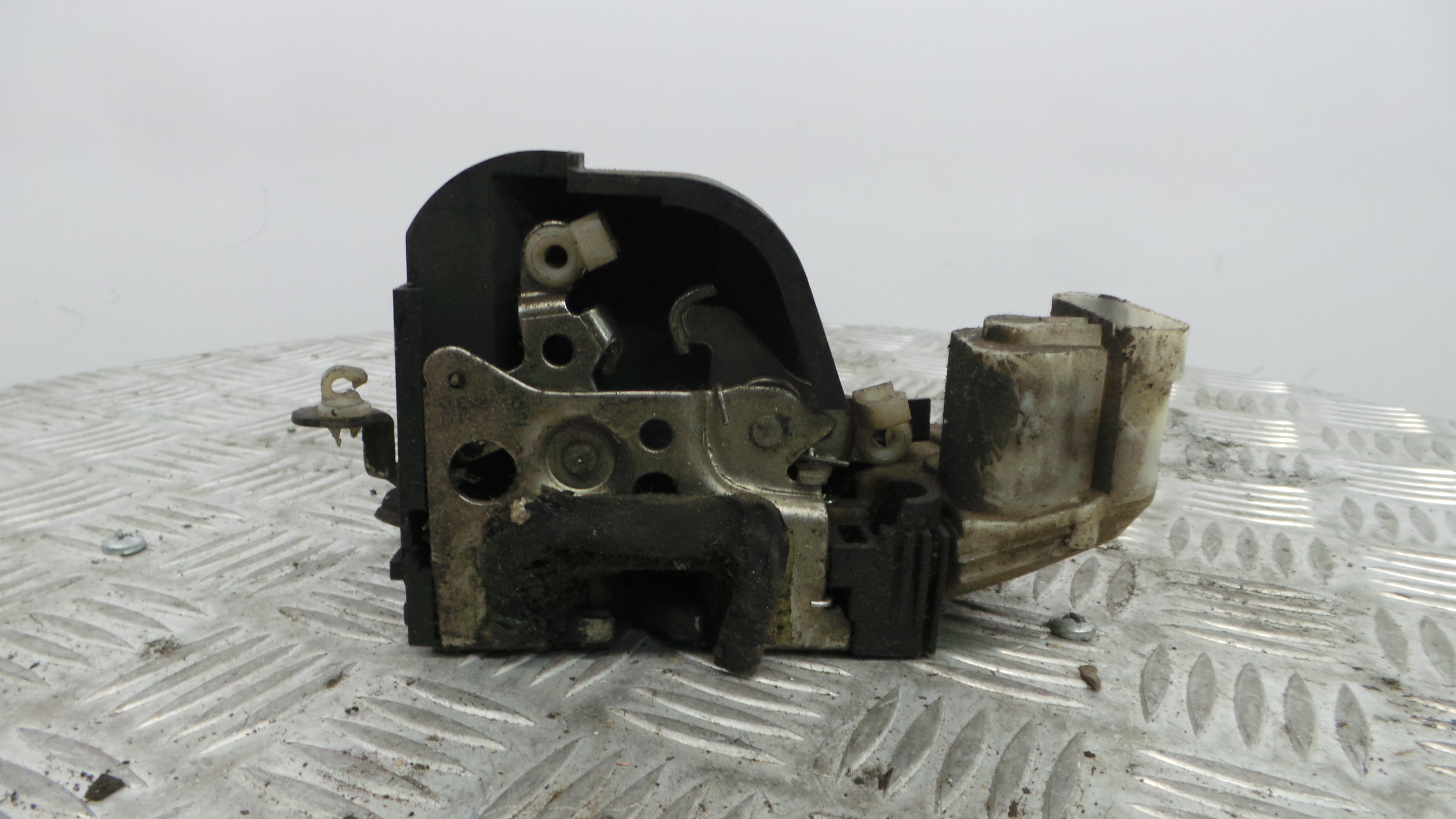 Fecho da Porta Frente Esq 0000046536066 - FIAT PUNTO (188_)-33251958