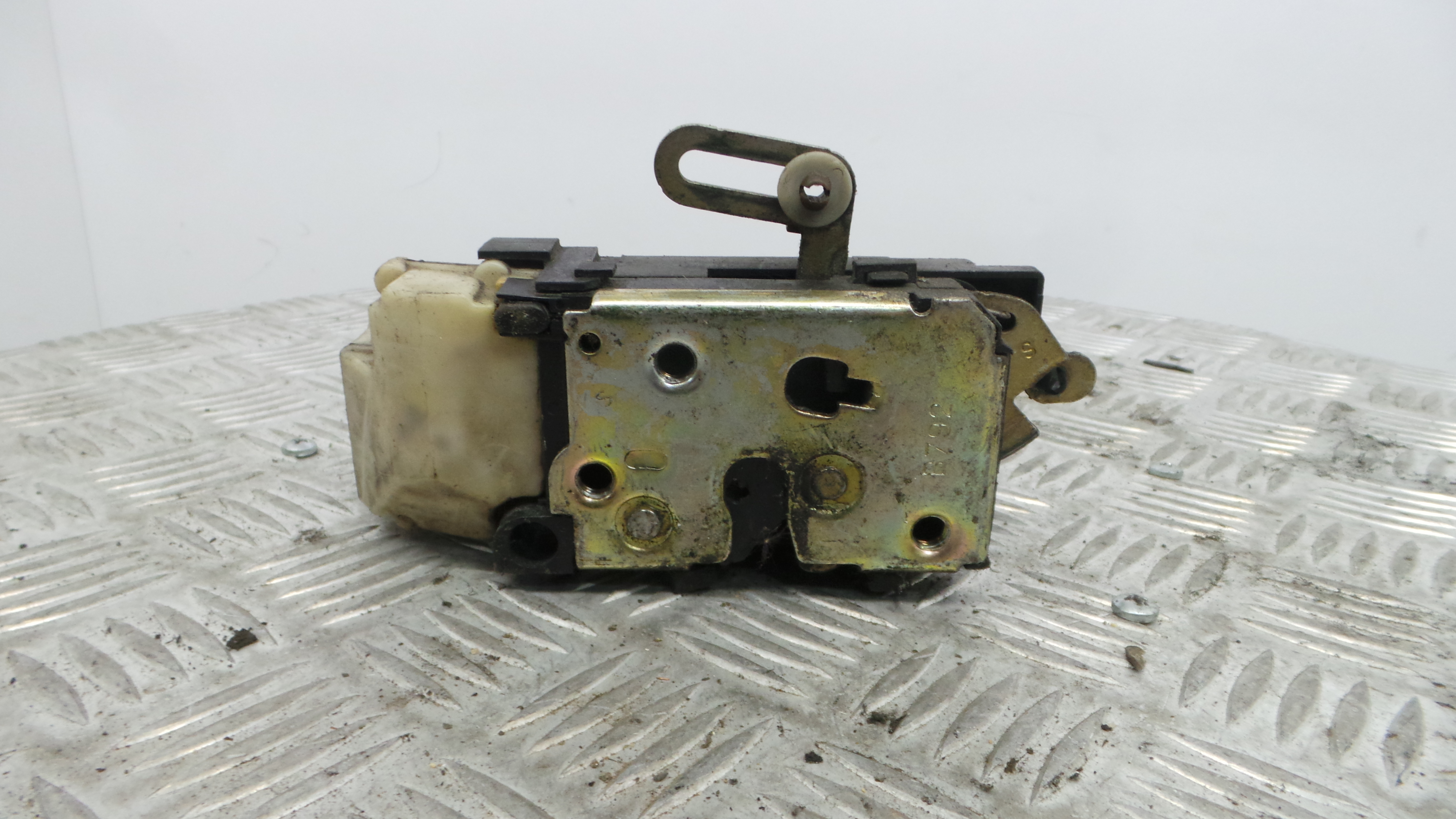 Fecho da Porta Frente Esq 0000046536066 - FIAT PUNTO (188_)-33251961