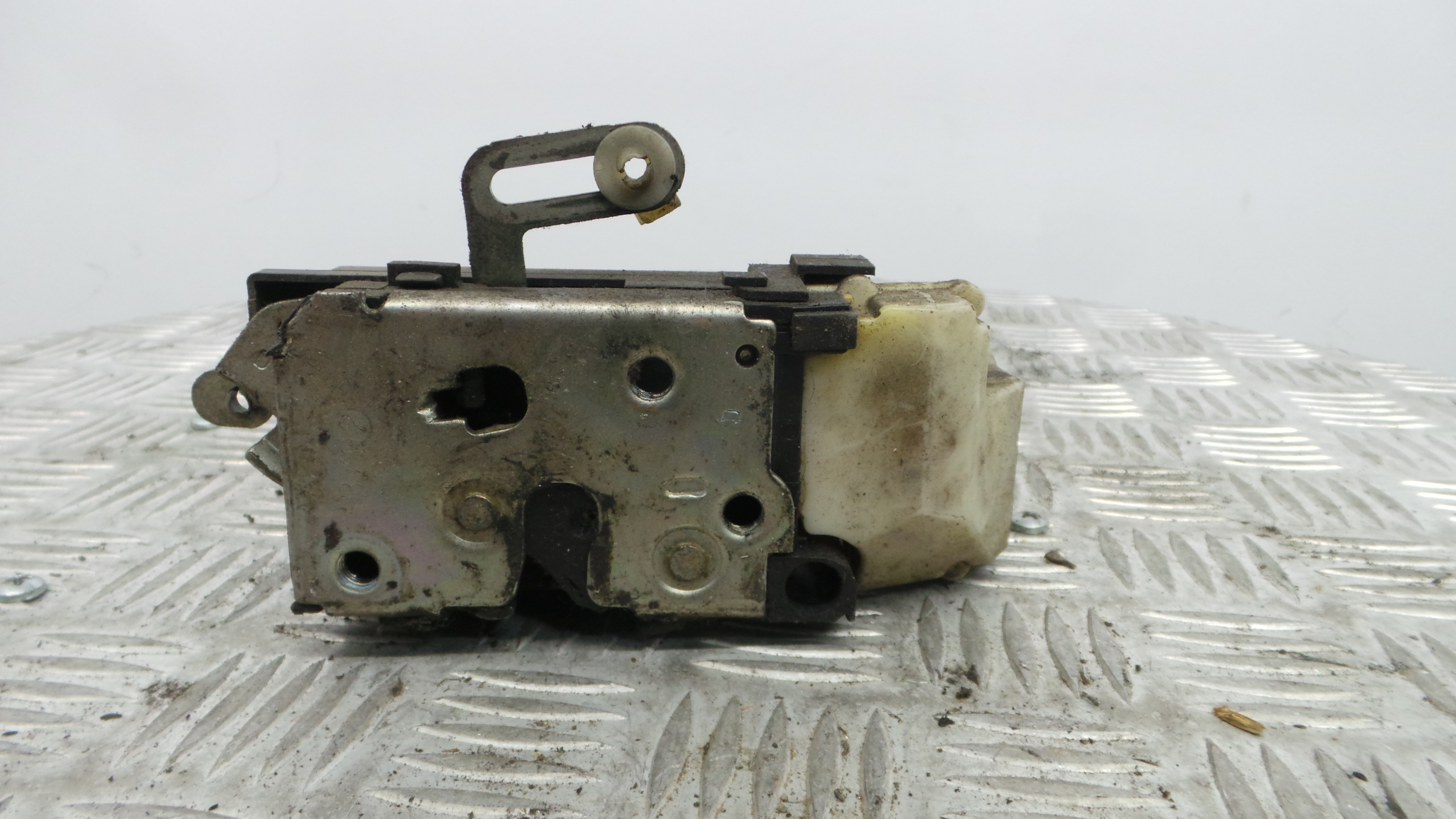 Fecho da Porta Frente Dto 0000046536065 - FIAT PUNTO (188_)-33251991