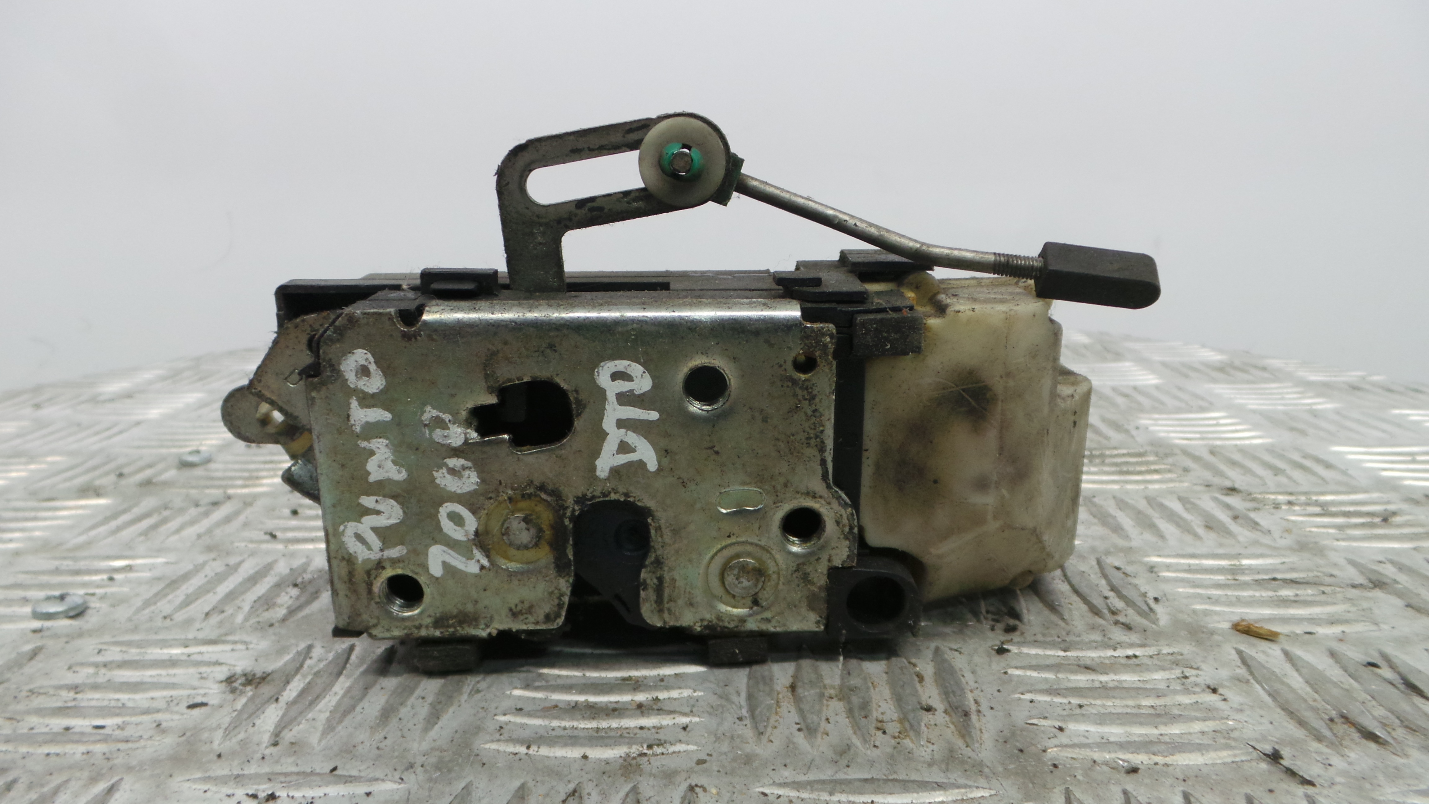 Fecho da Porta Dto 0000046536070 - FIAT PUNTO (188_)-33251998 Fecho da Porta Dto 0000046536070 - FIAT PUNTO (188_)-33251998