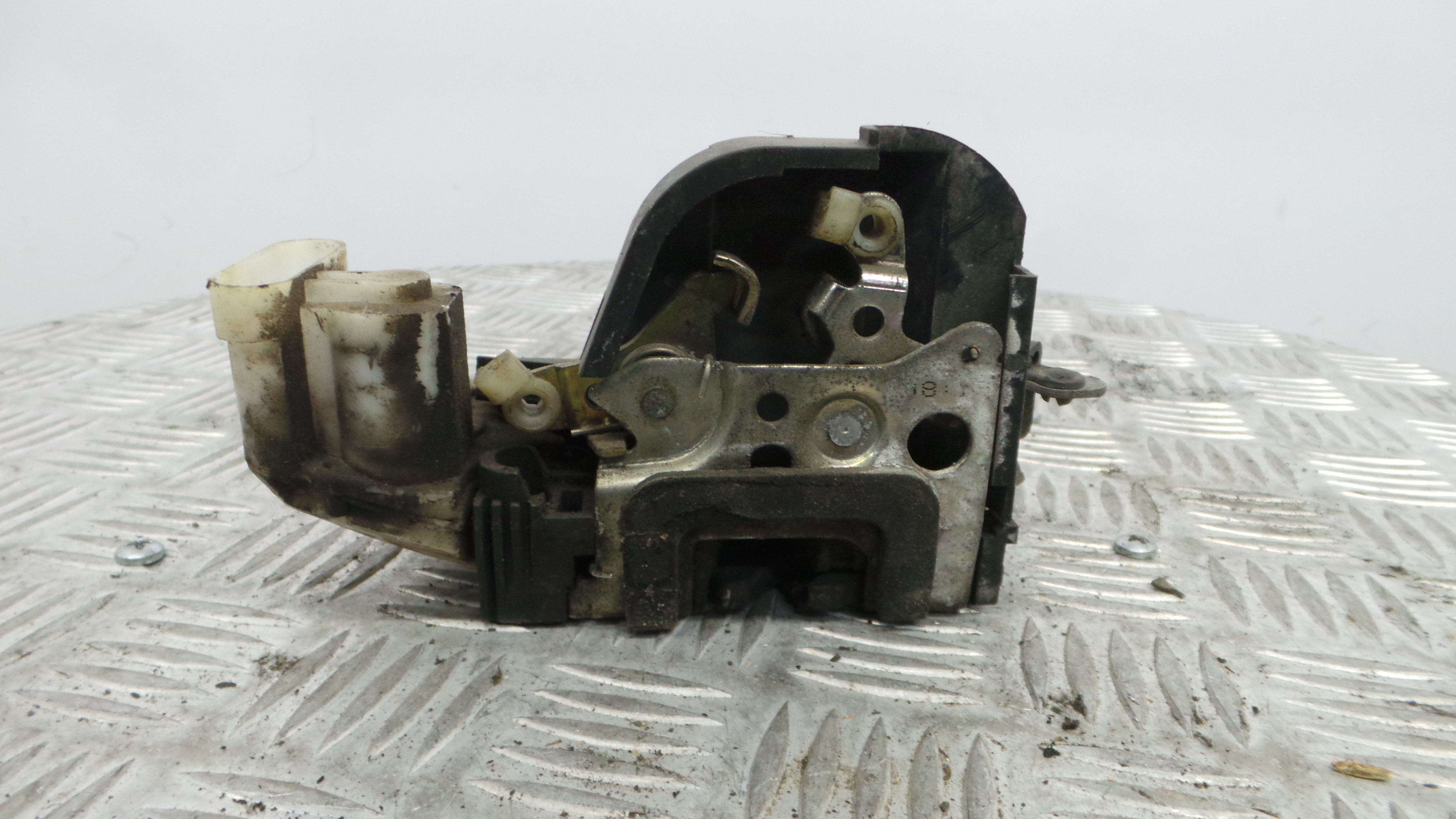 Fecho da Porta Frente Dto 0000046536065 - FIAT PUNTO (188_)-33252001 Fecho da Porta Frente Dto 0000046536065 - FIAT PUNTO (188_)-33252001