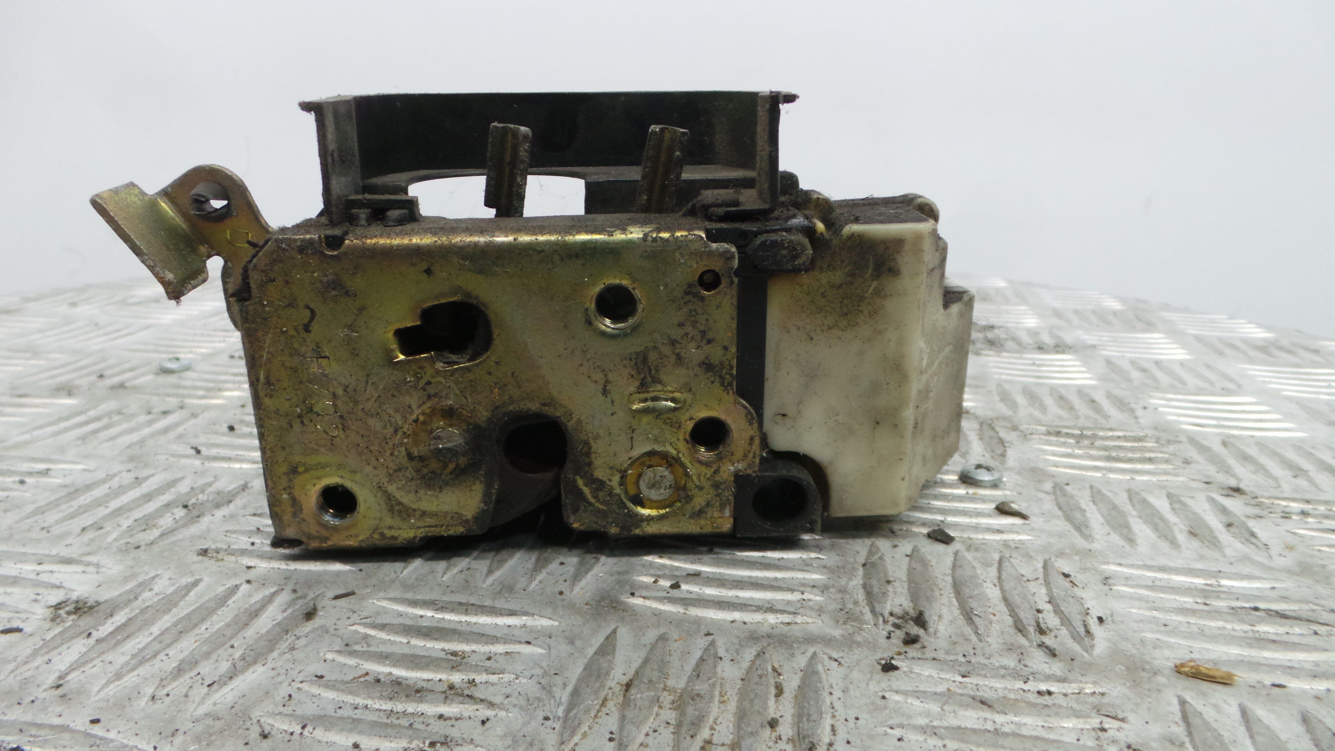 Fecho da Porta Frente Dto 0000046759839 - FIAT PUNTO (176_)-33252004