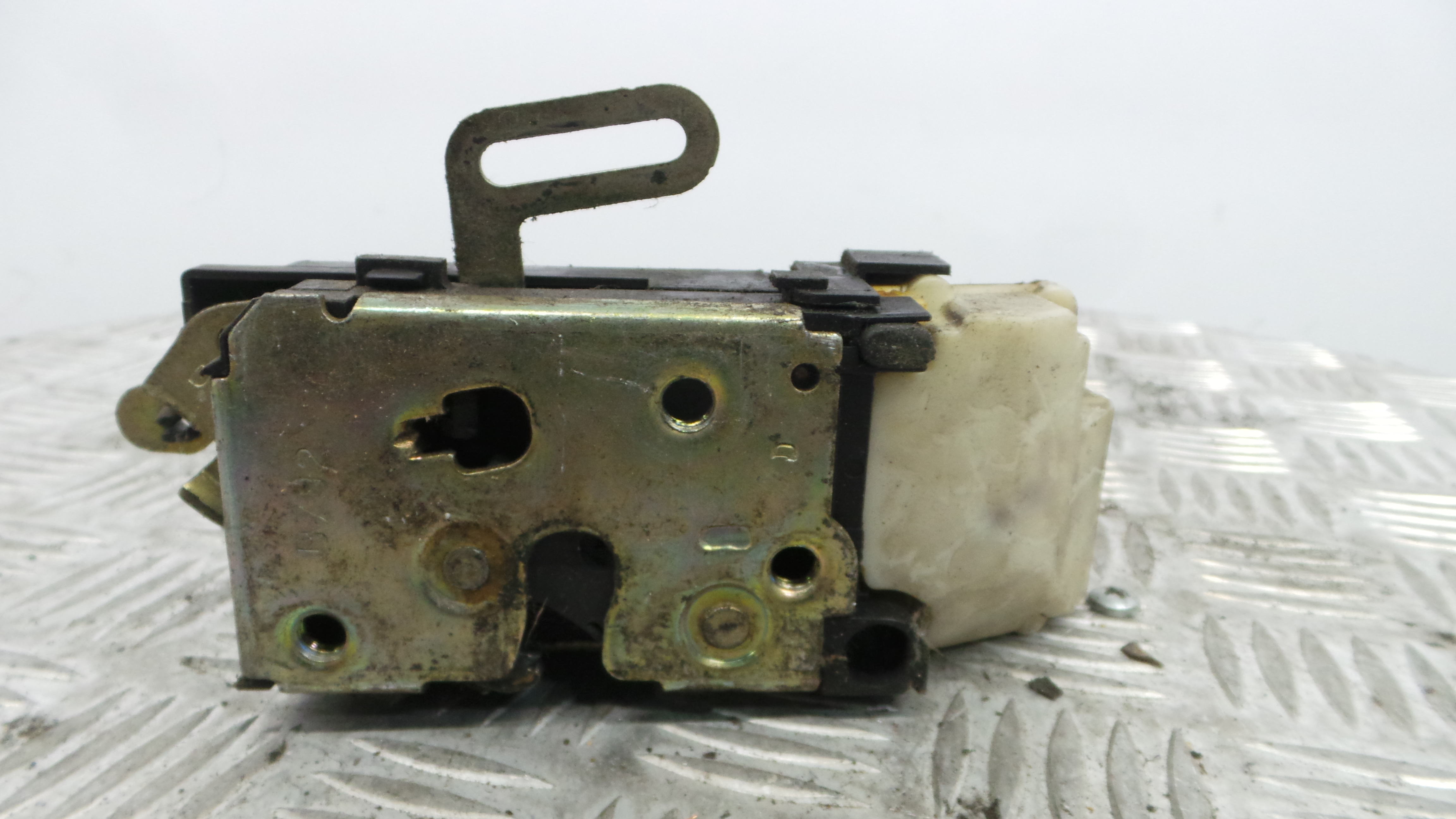 Fecho da Porta Frente Dto 0000046536065 - FIAT PUNTO (188_)-33252007