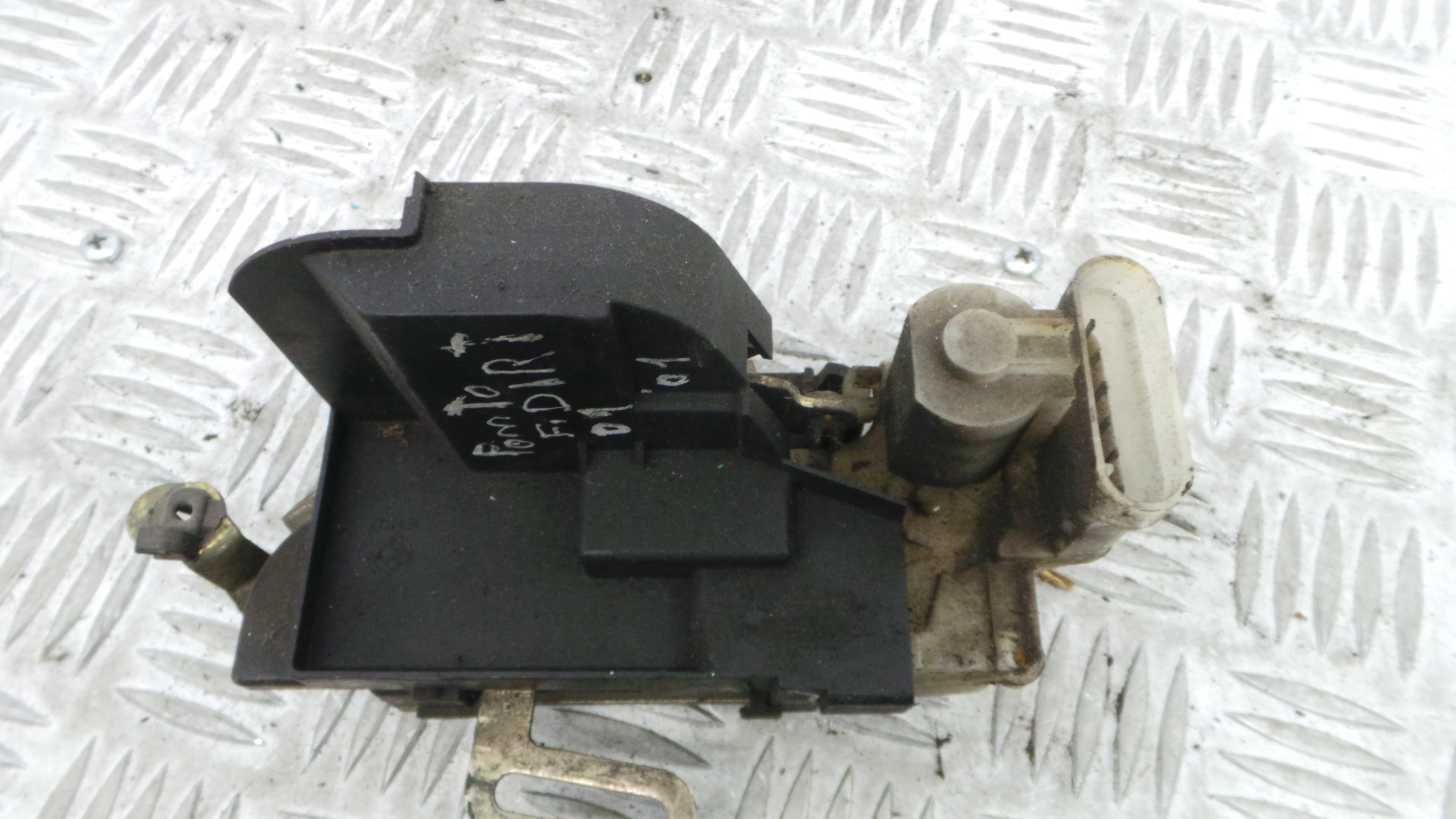 Fecho da Porta Frente Dto 0000046536065 - FIAT PUNTO (188_)-33252007