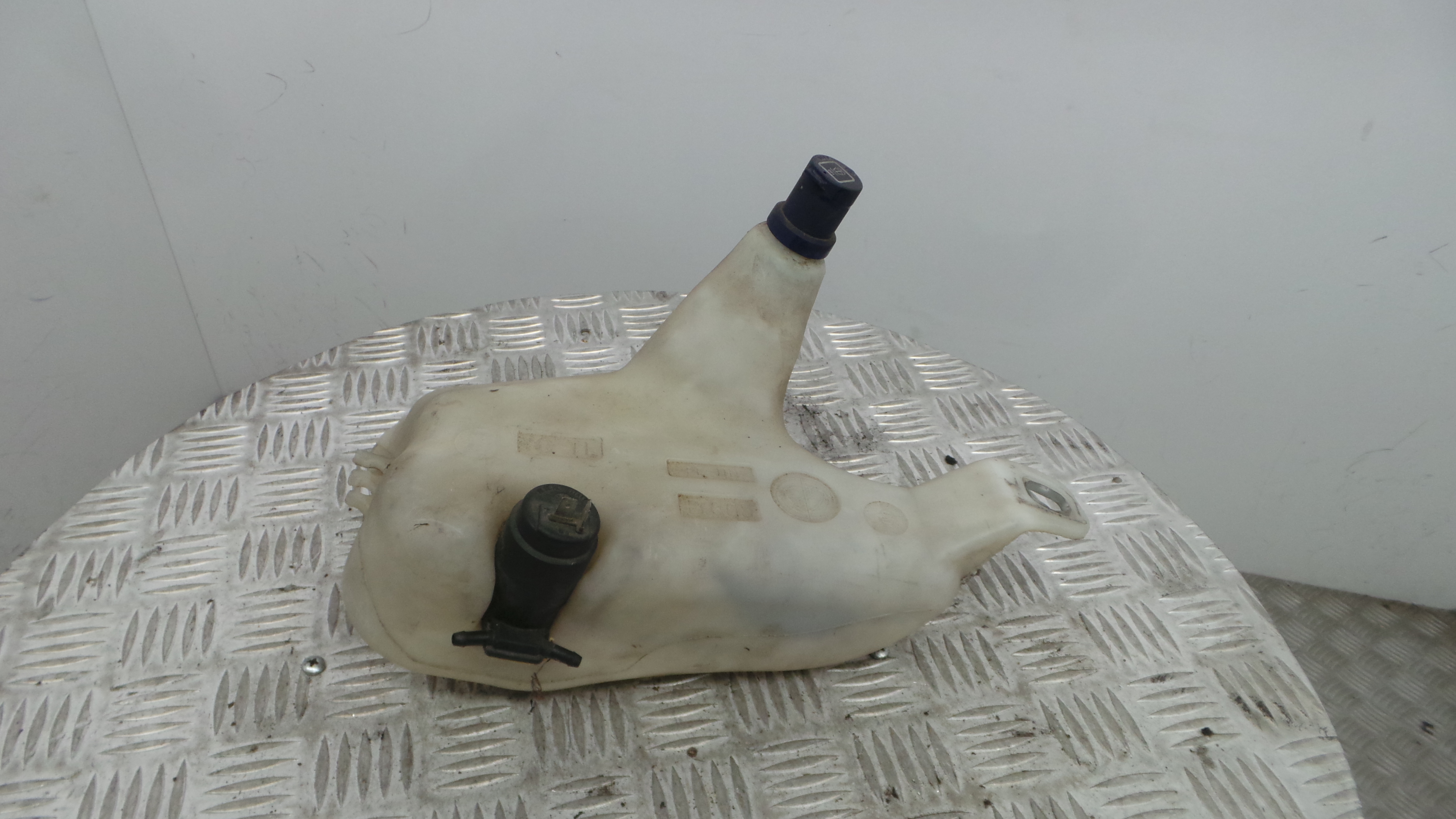 Depósito De Água Do Limpa-vidros 0000046525311 - FIAT PUNTO (188_)-33252457 Depósito De Água Do Limpa-vidros 0000046525311 - FIAT PUNTO (188_)-33252457