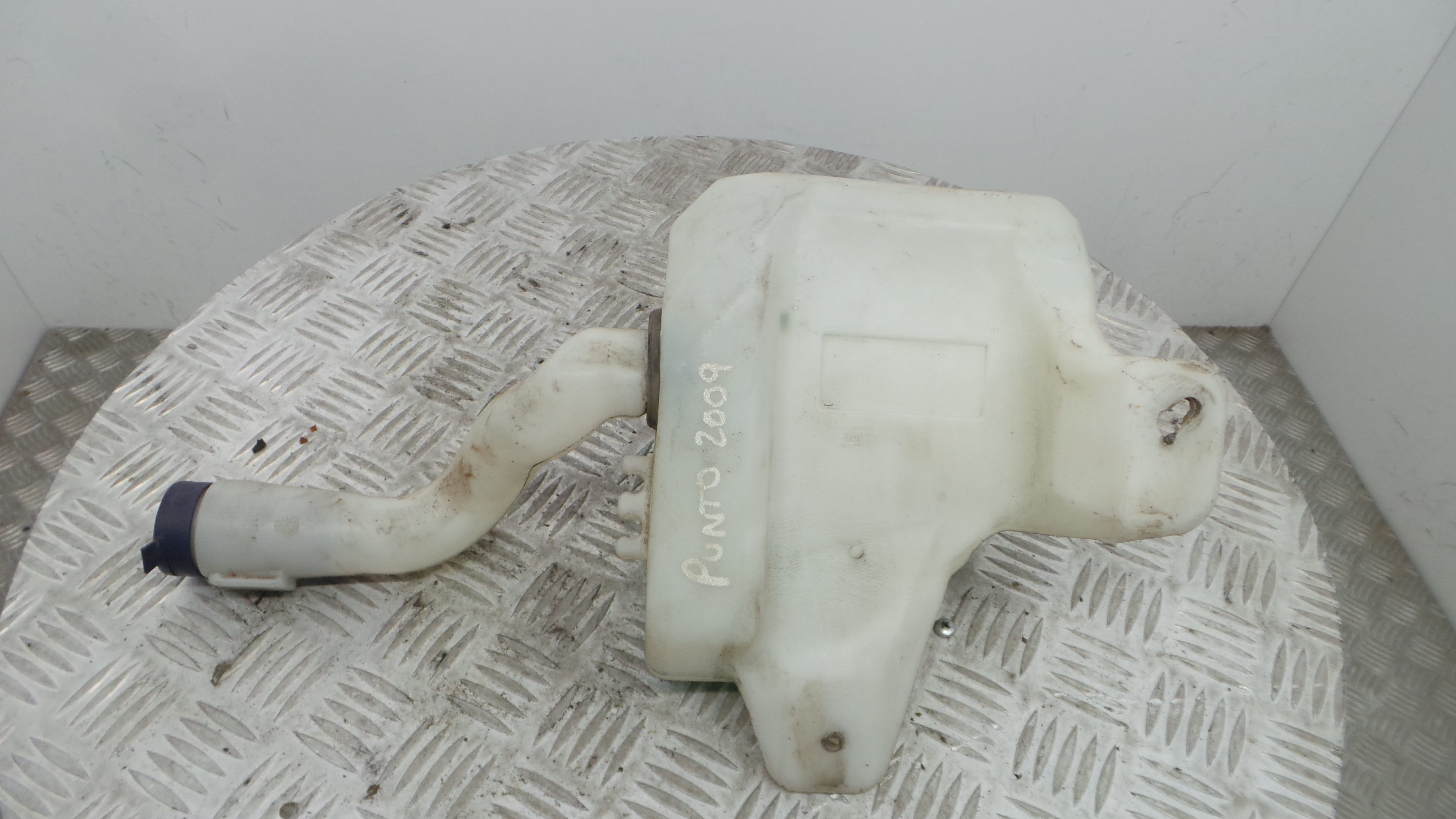 Depósito De Água Do Limpa-vidros 55702892 - FIAT PUNTO Caixa/parte traseira inclinada (199_)-33252470