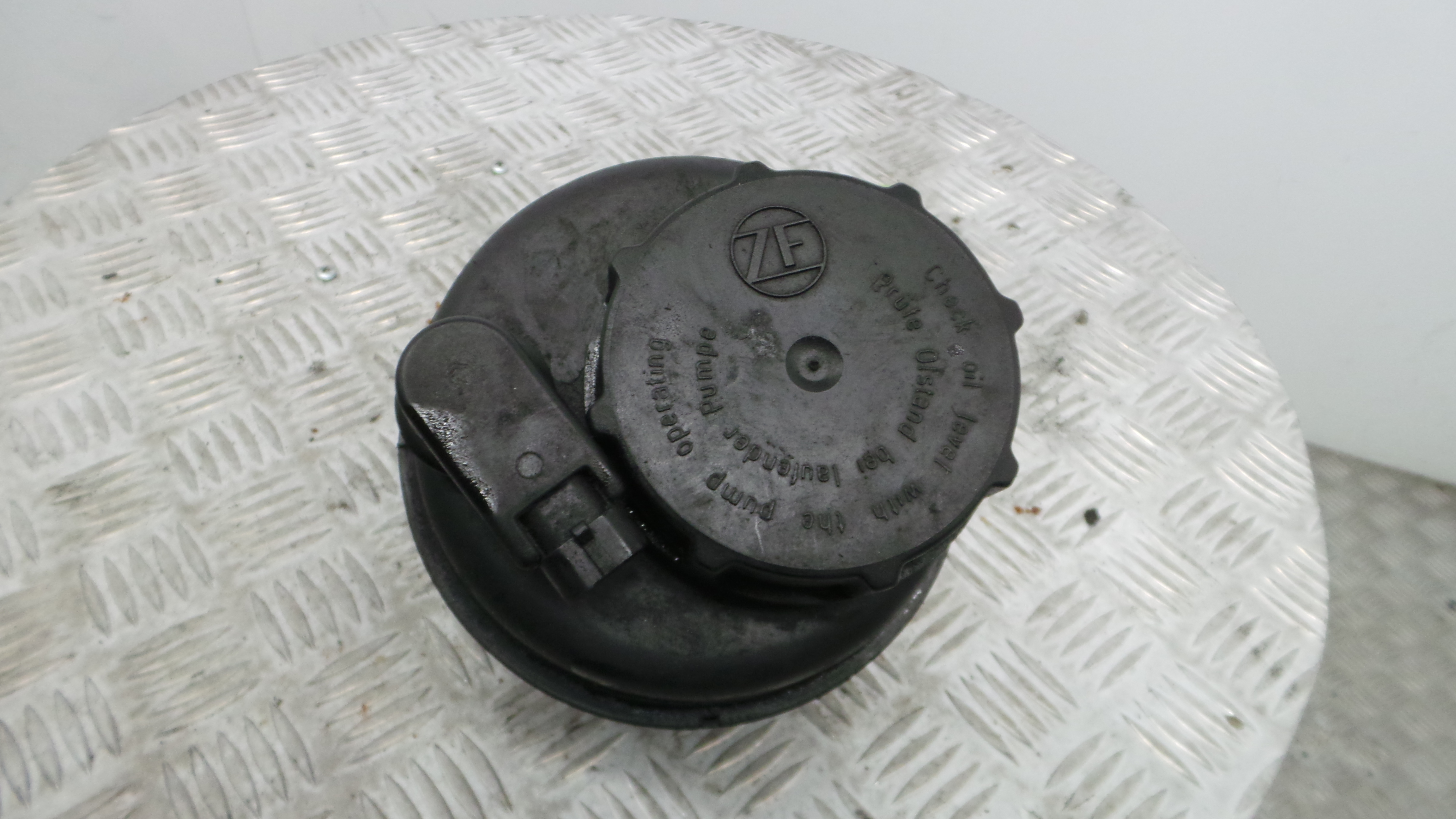 Deposito / Reservatório do Óleo da Direcção 93193415 - IVECO DAILY I Caixa-33252539