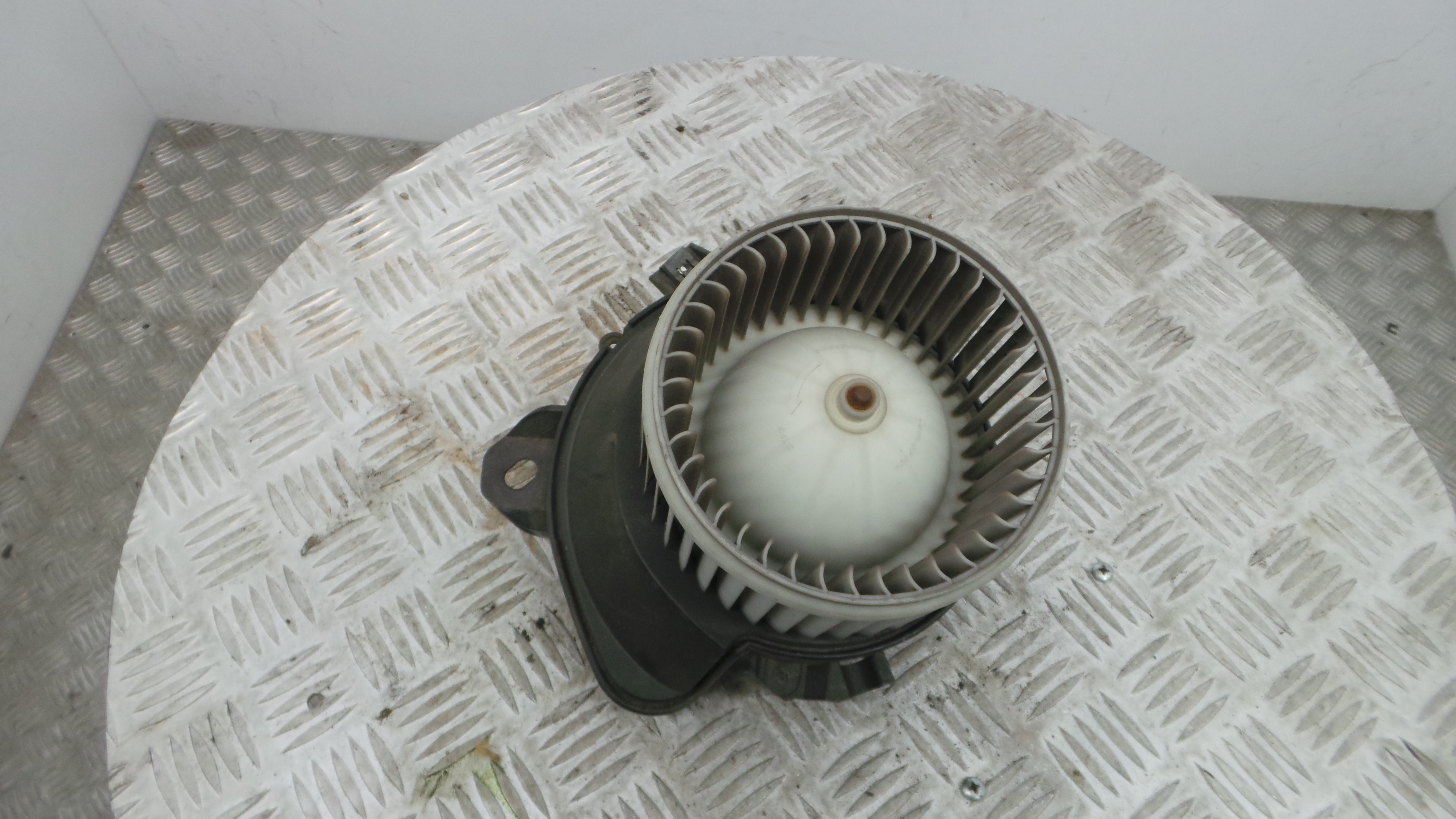 Motor da Chauffage / Motor de Sofagem 164230100 - FIAT GRANDE PUNTO (199_)-33252916 Motor da Chauffage / Motor de Sofagem 164230100 - FIAT GRANDE PUNTO (199_)-33252916