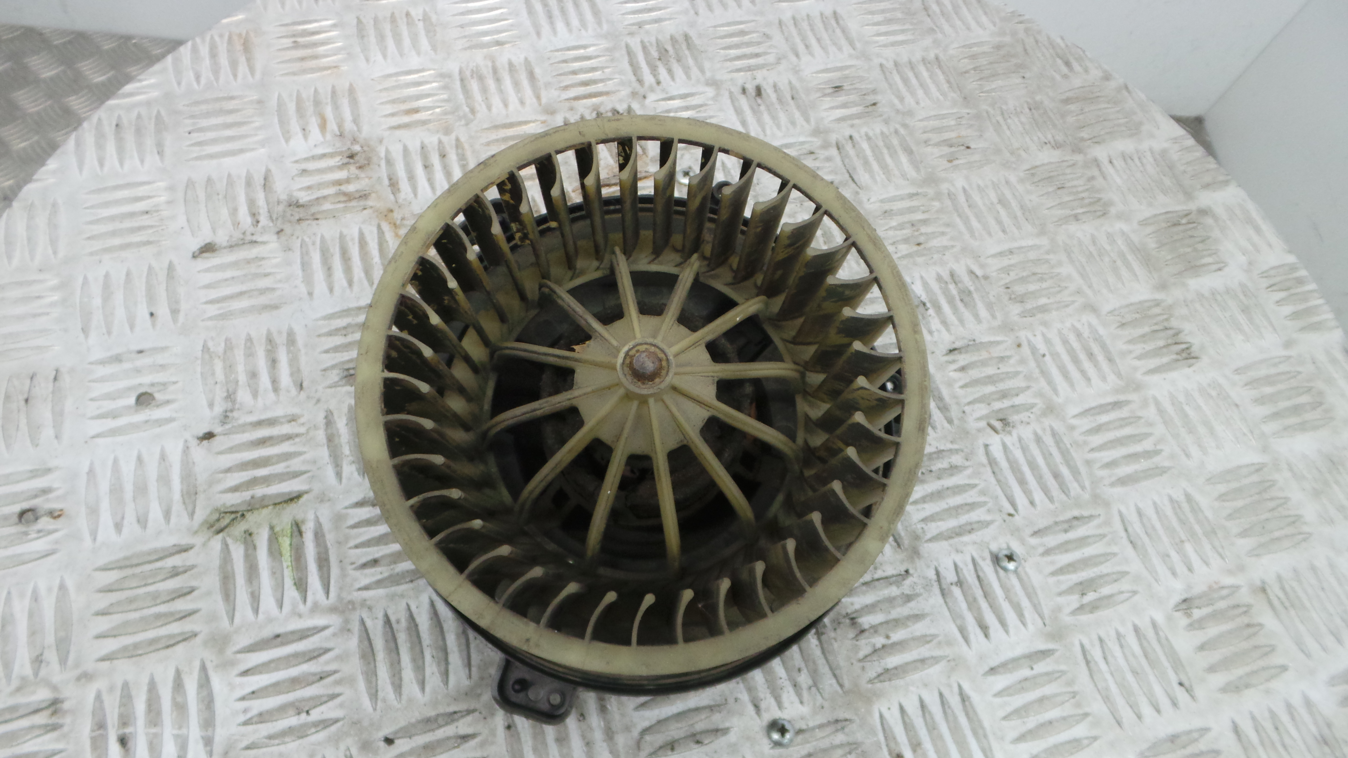 Motor da Chauffage / Motor de Sofagem B837 - FIAT PUNTO (176_)-33252922 Motor da Chauffage / Motor de Sofagem B837 - FIAT PUNTO (176_)-33252922